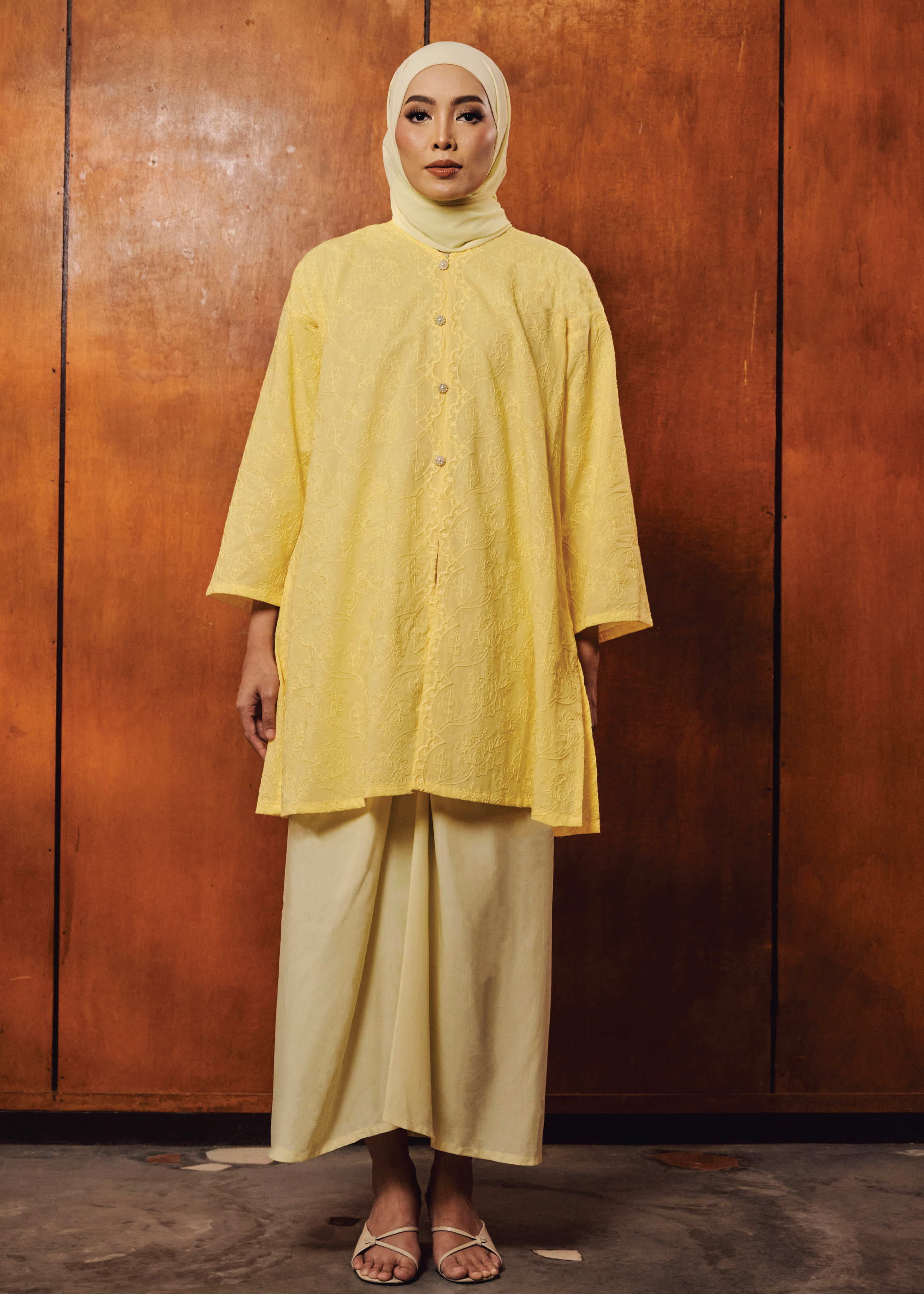 TERBIT TERANG: RATNA IN KUNING MUDA