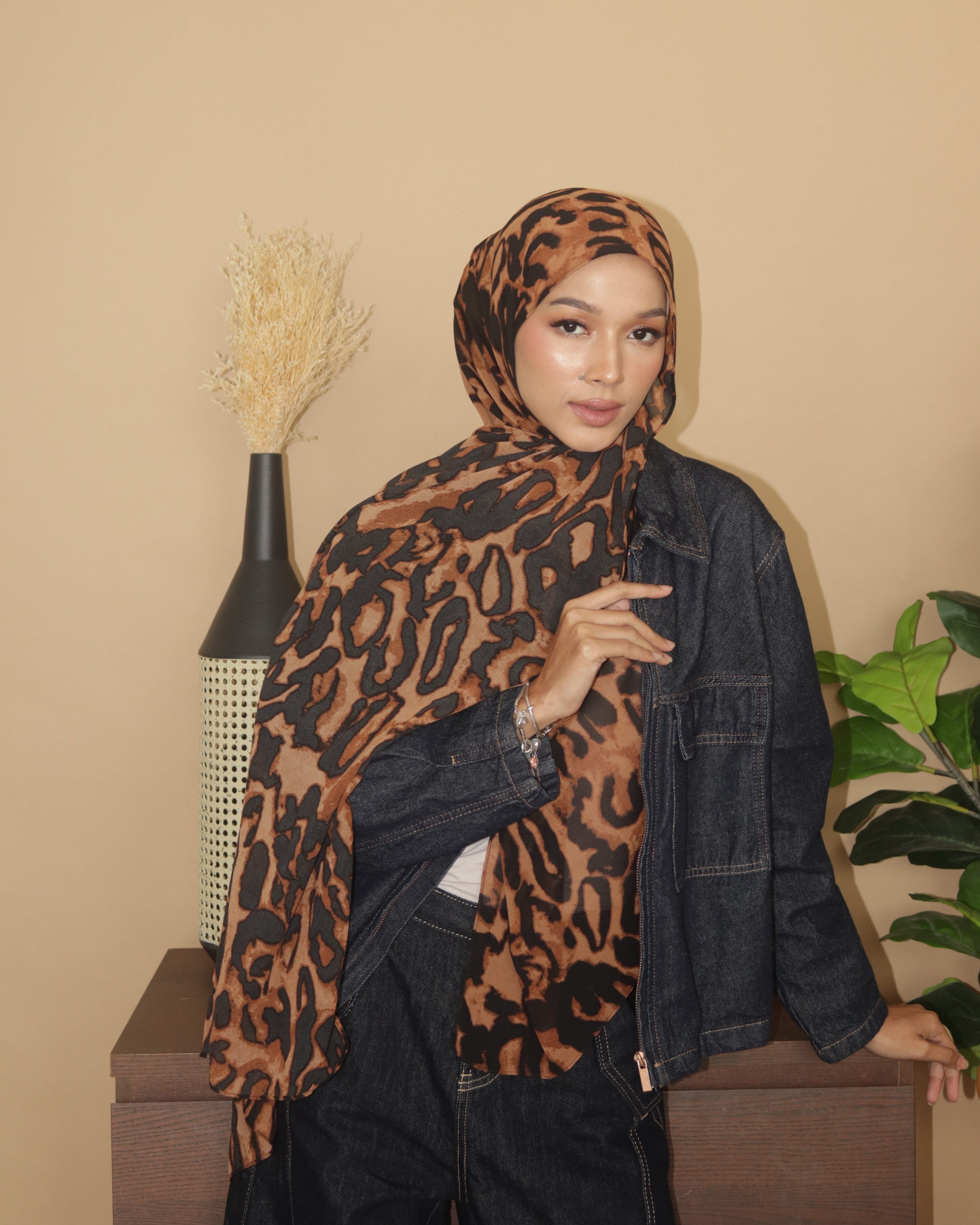 ANIMARA PRINTED LOOSE SHAWL