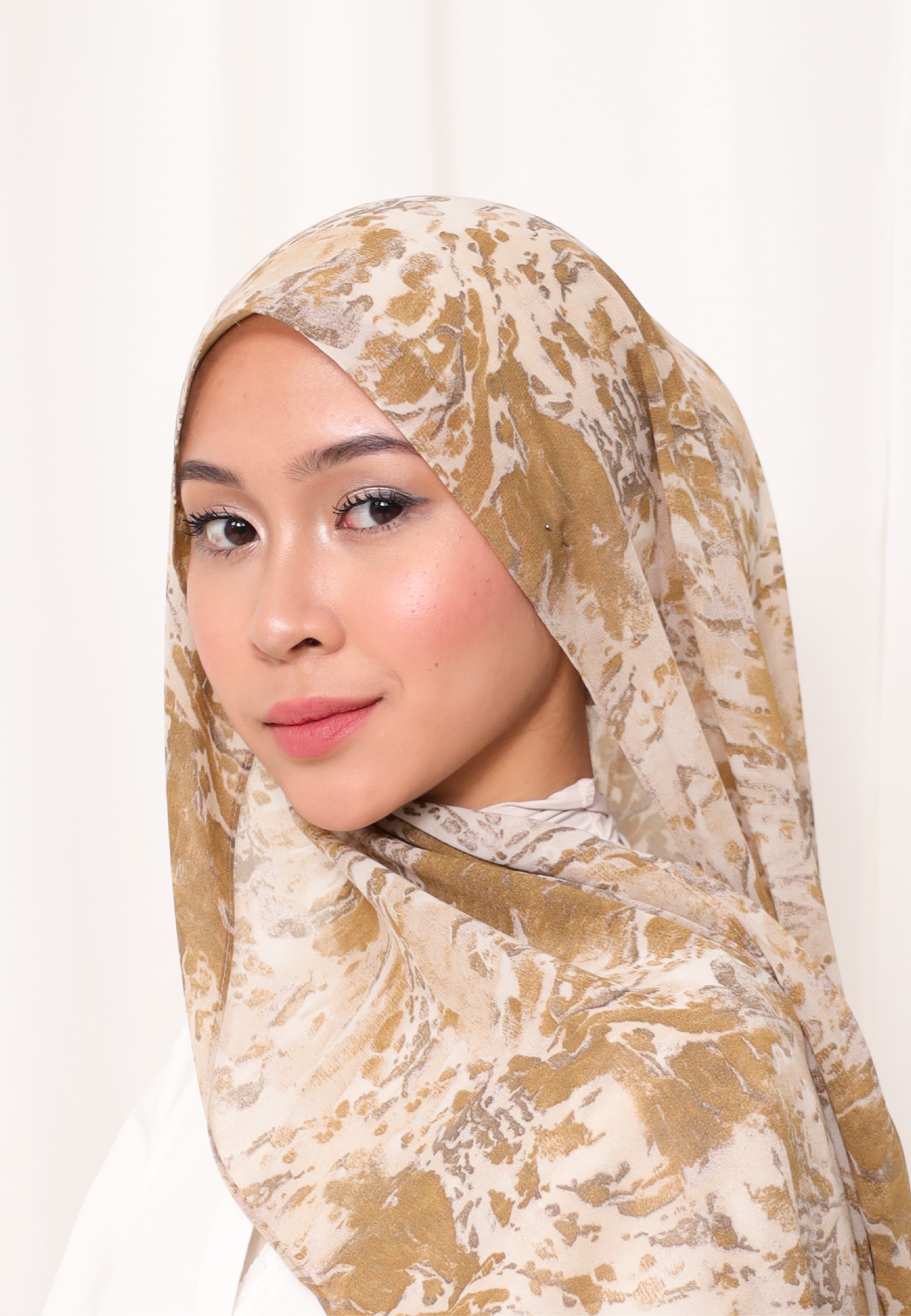 BELIEVE PRINTED LOOSE SHAWL