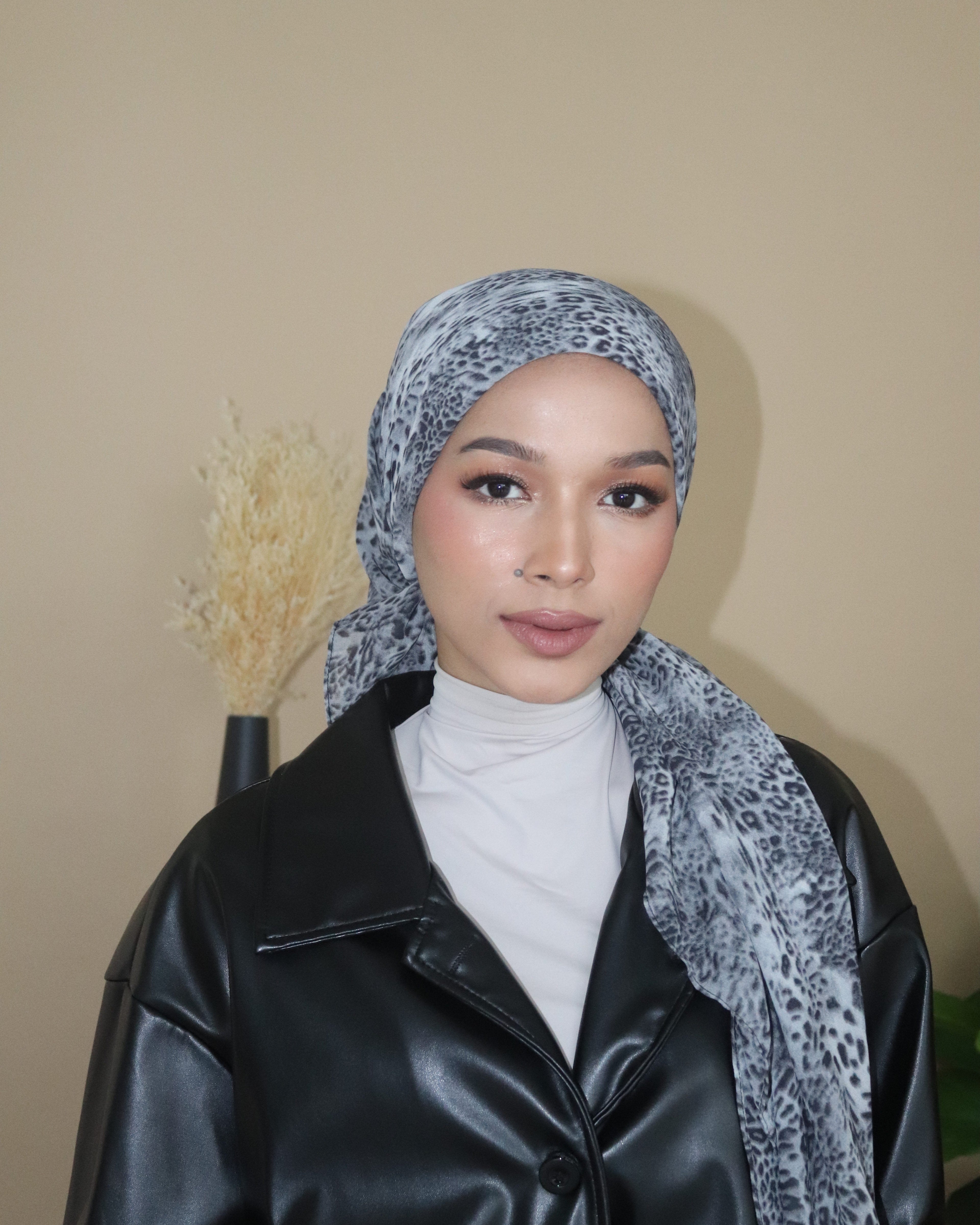 ANIMARA PRINTED INSTANT SHAWL IN ASHMERE