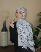 ANIMARA PRINTED INSTANT SHAWL IN SILVERA