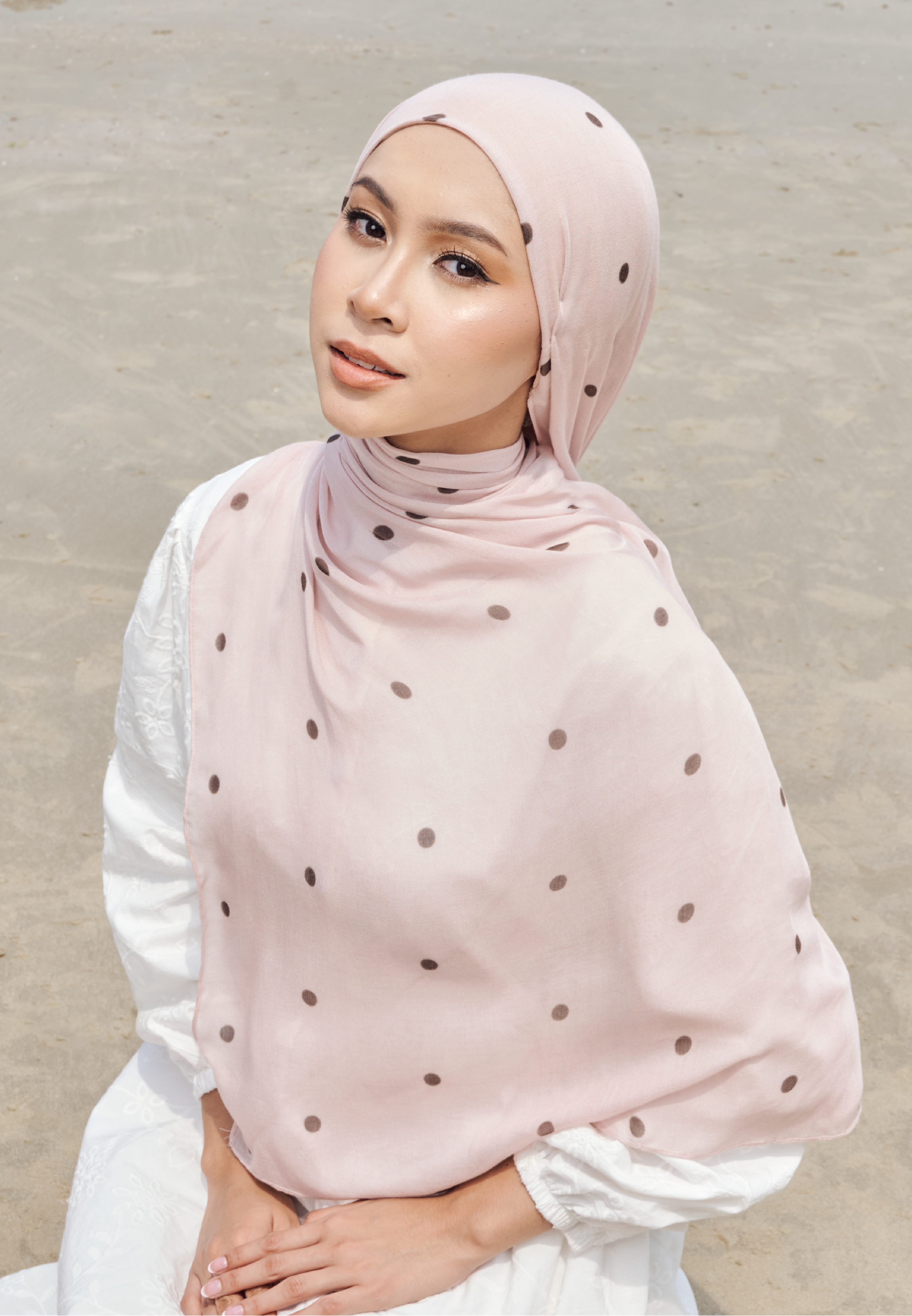 AURA MODAL INSTANT SHAWL - BUTTERCREAM POLKA