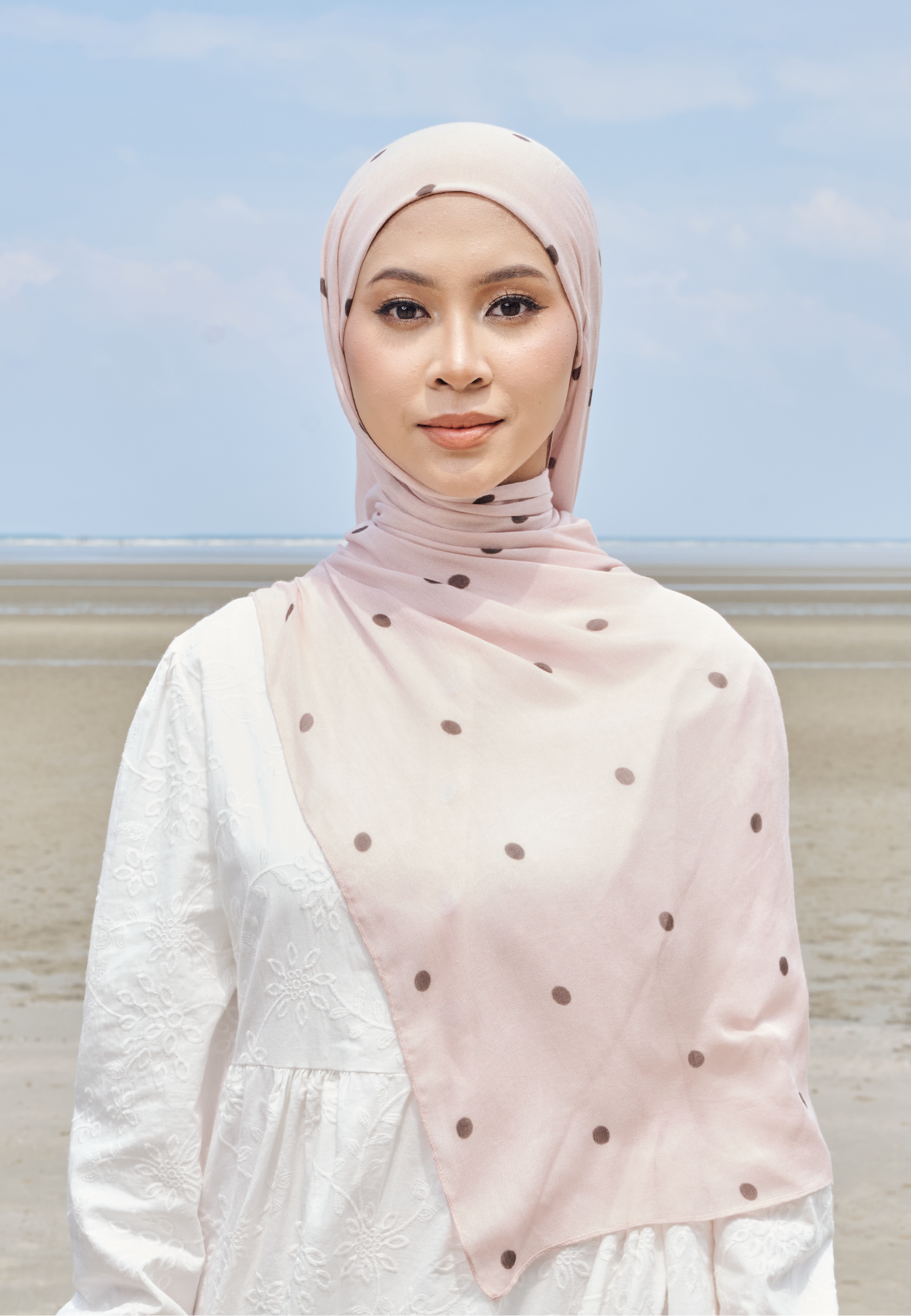 AURA MODAL INSTANT SHAWL - BUTTERCREAM POLKA