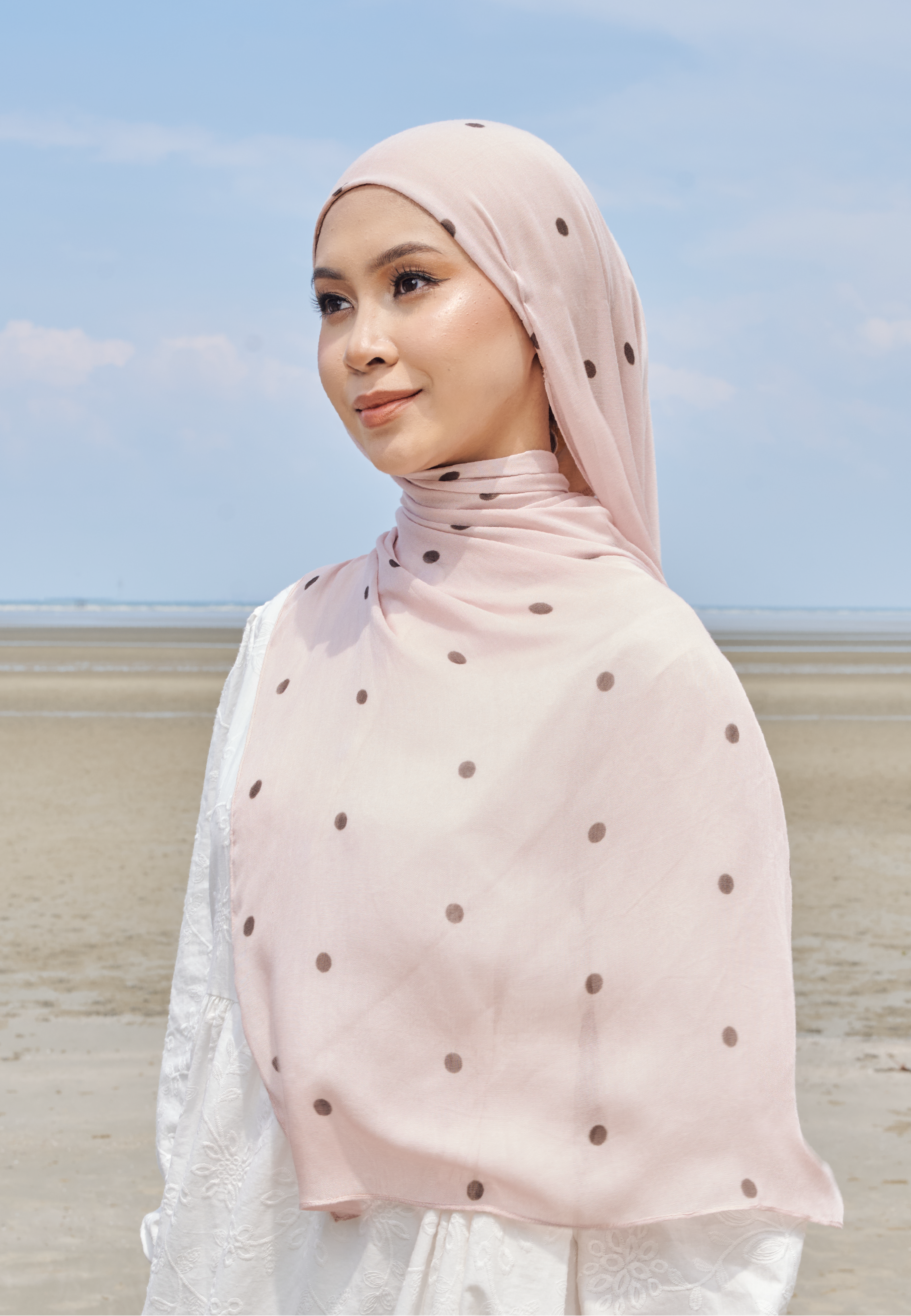AURA MODAL INSTANT SHAWL - BUTTERCREAM POLKA