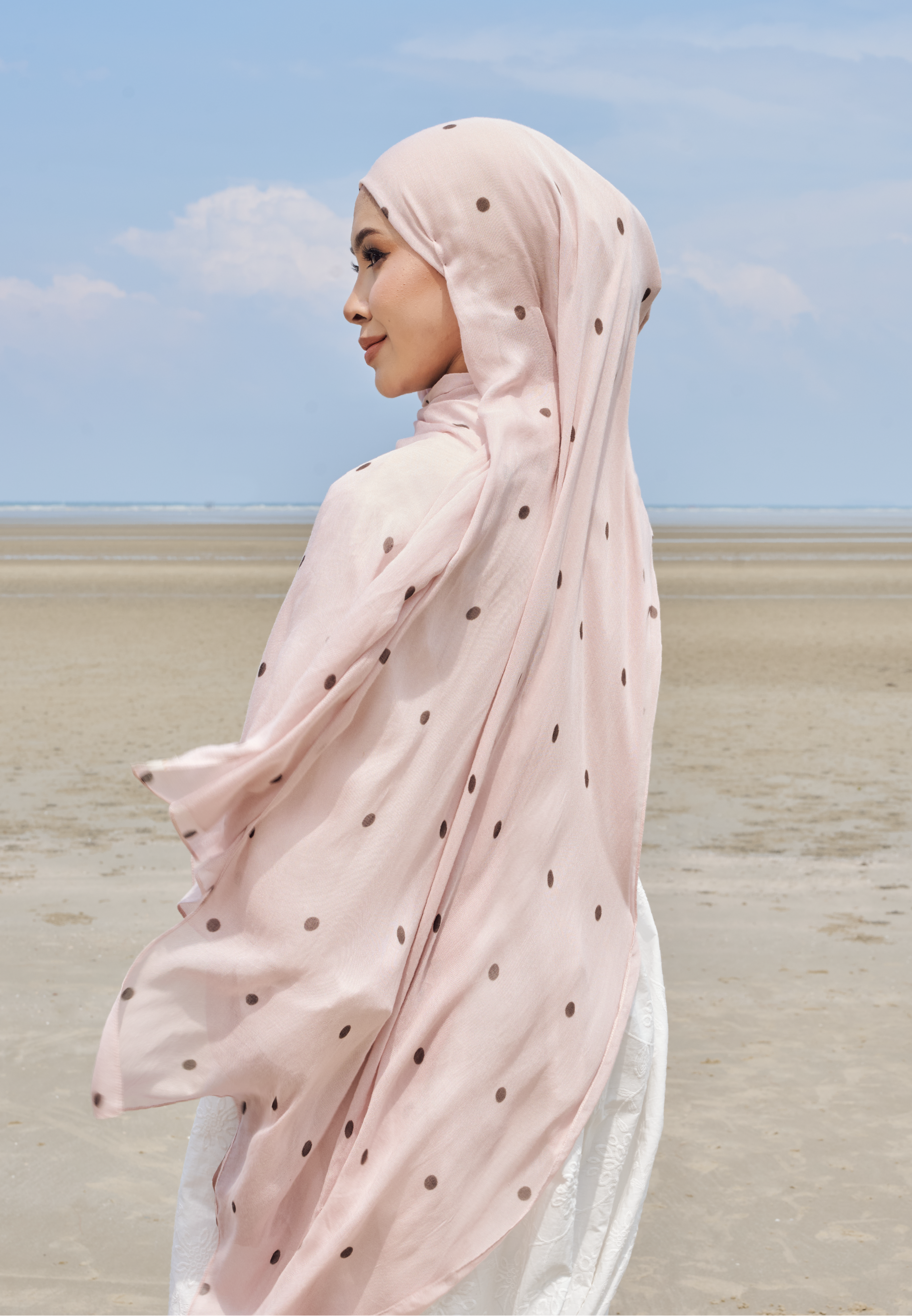 AURA MODAL INSTANT SHAWL - BUTTERCREAM POLKA