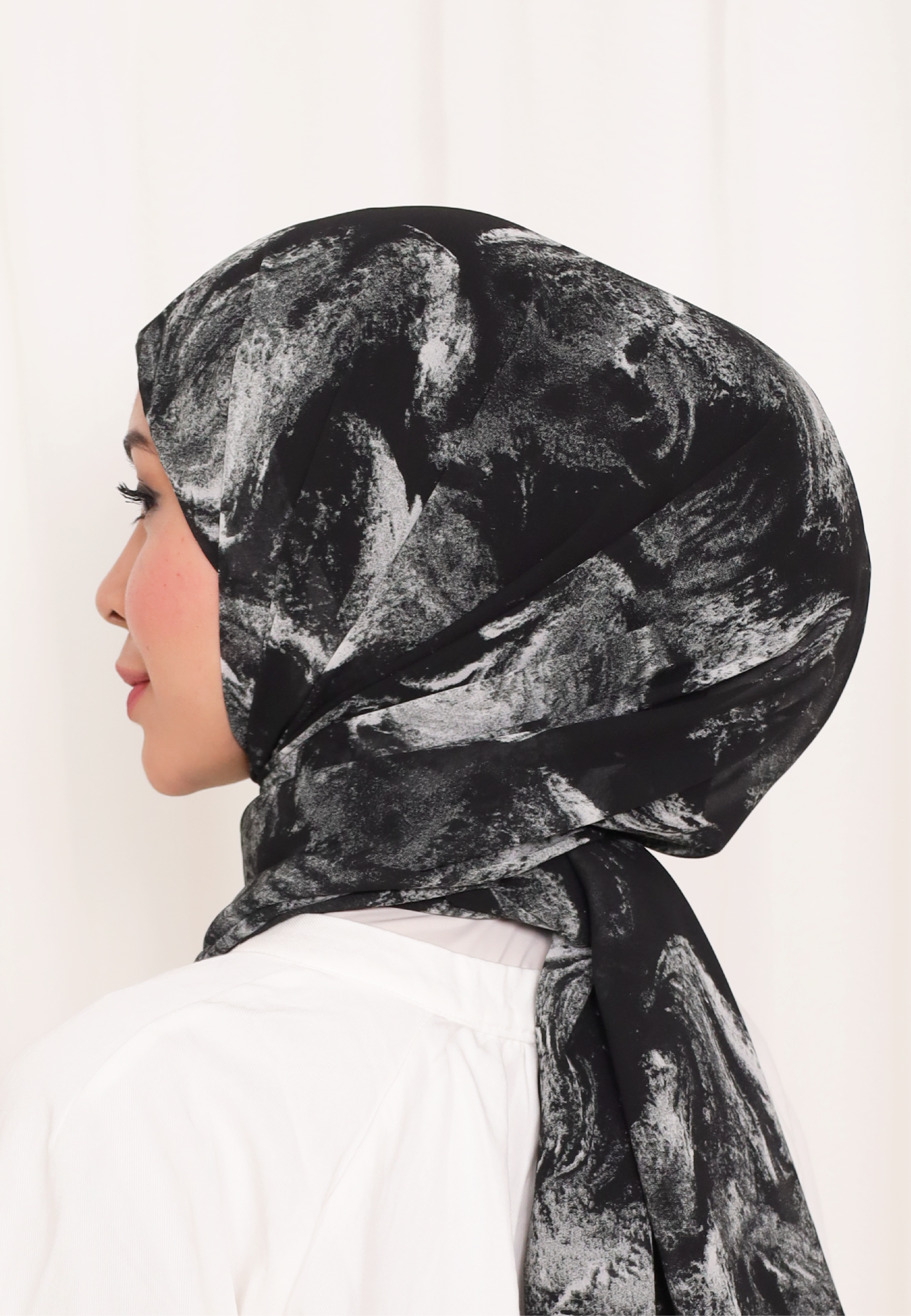 BELIEVE PRINTED INSTANT SHAWL IN EANIE MEENIE