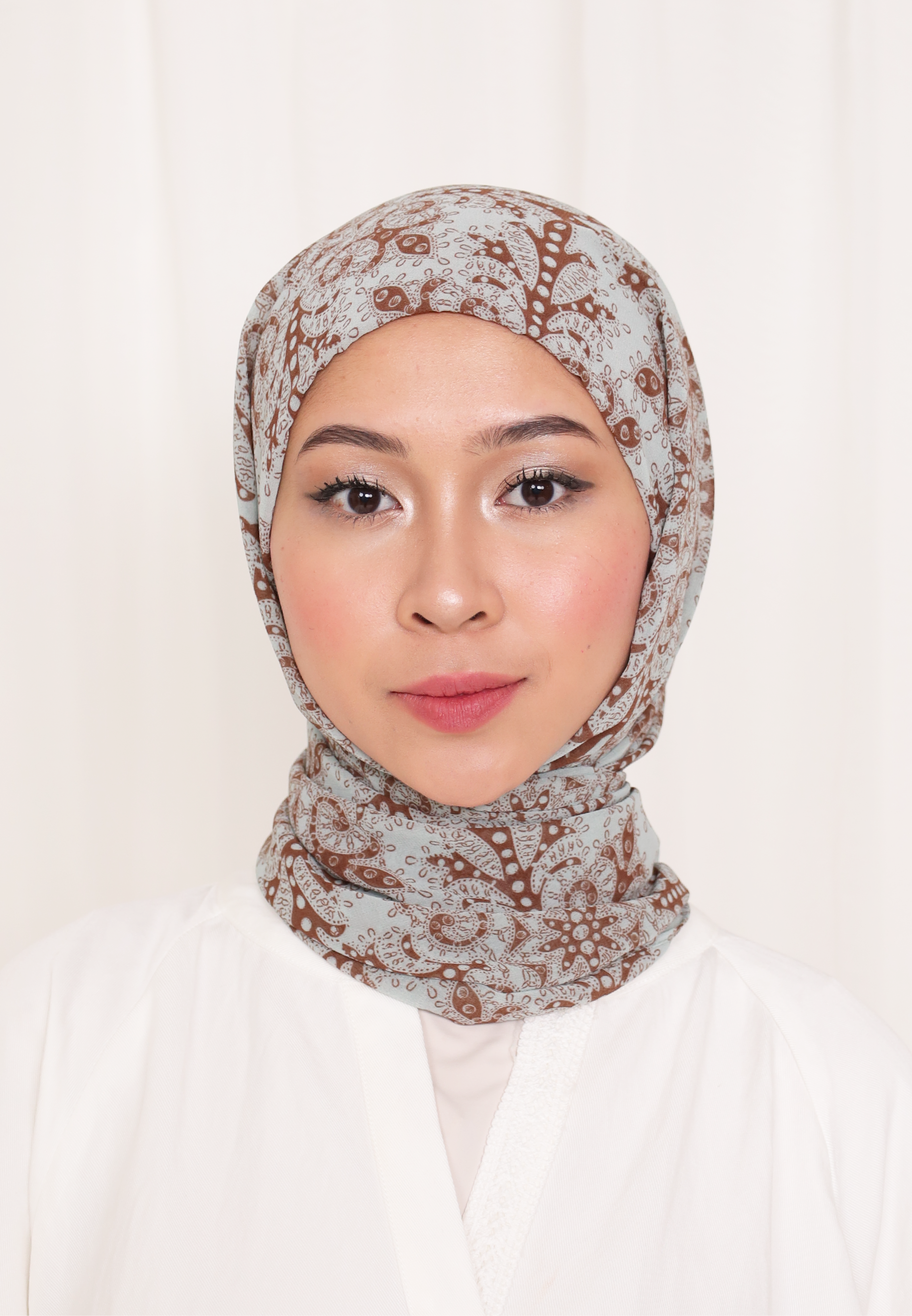 BELIEVE PRINTED INSTANT SHAWL IN STUCK IN THE MOMENT