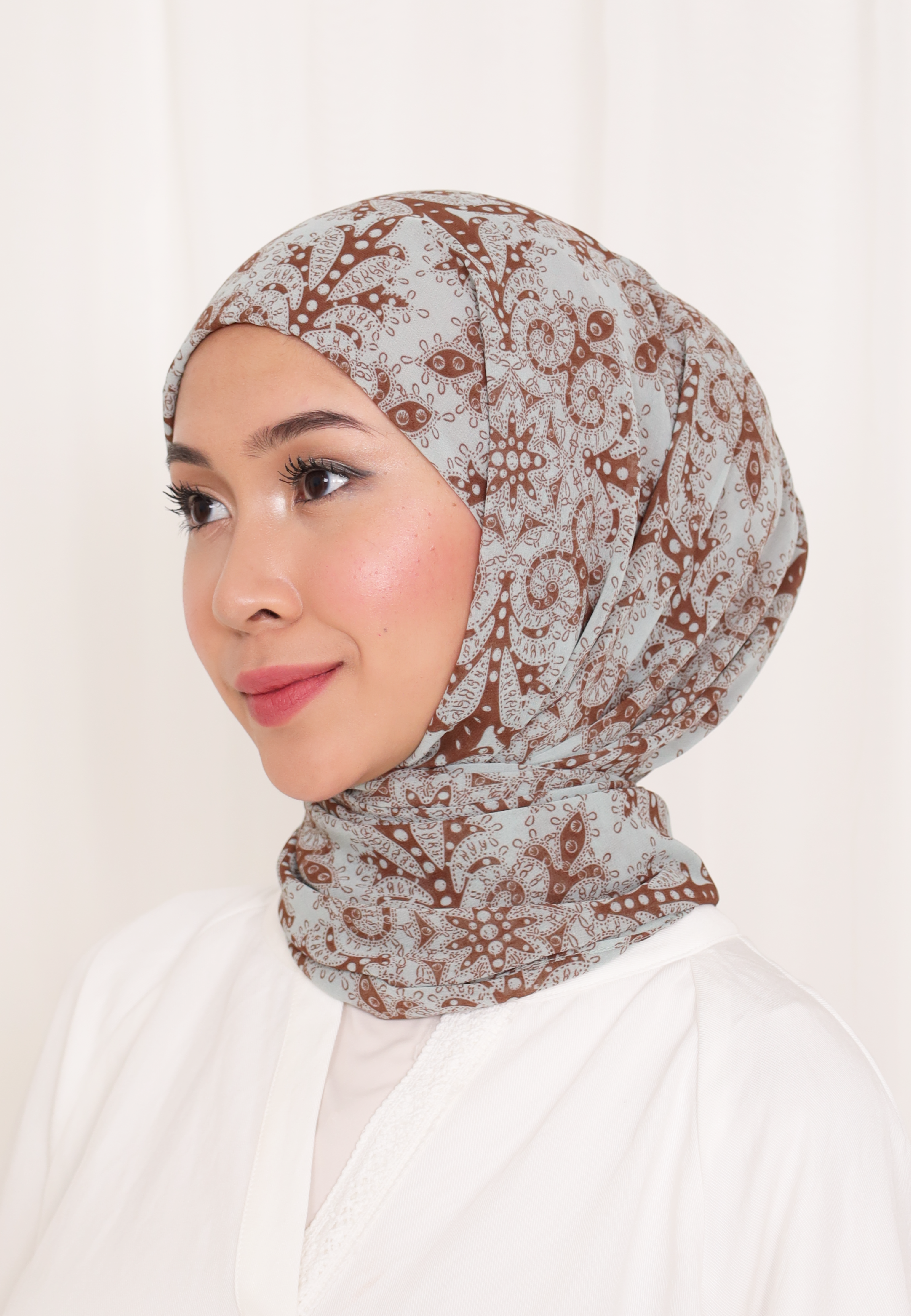 BELIEVE PRINTED INSTANT SHAWL IN STUCK IN THE MOMENT