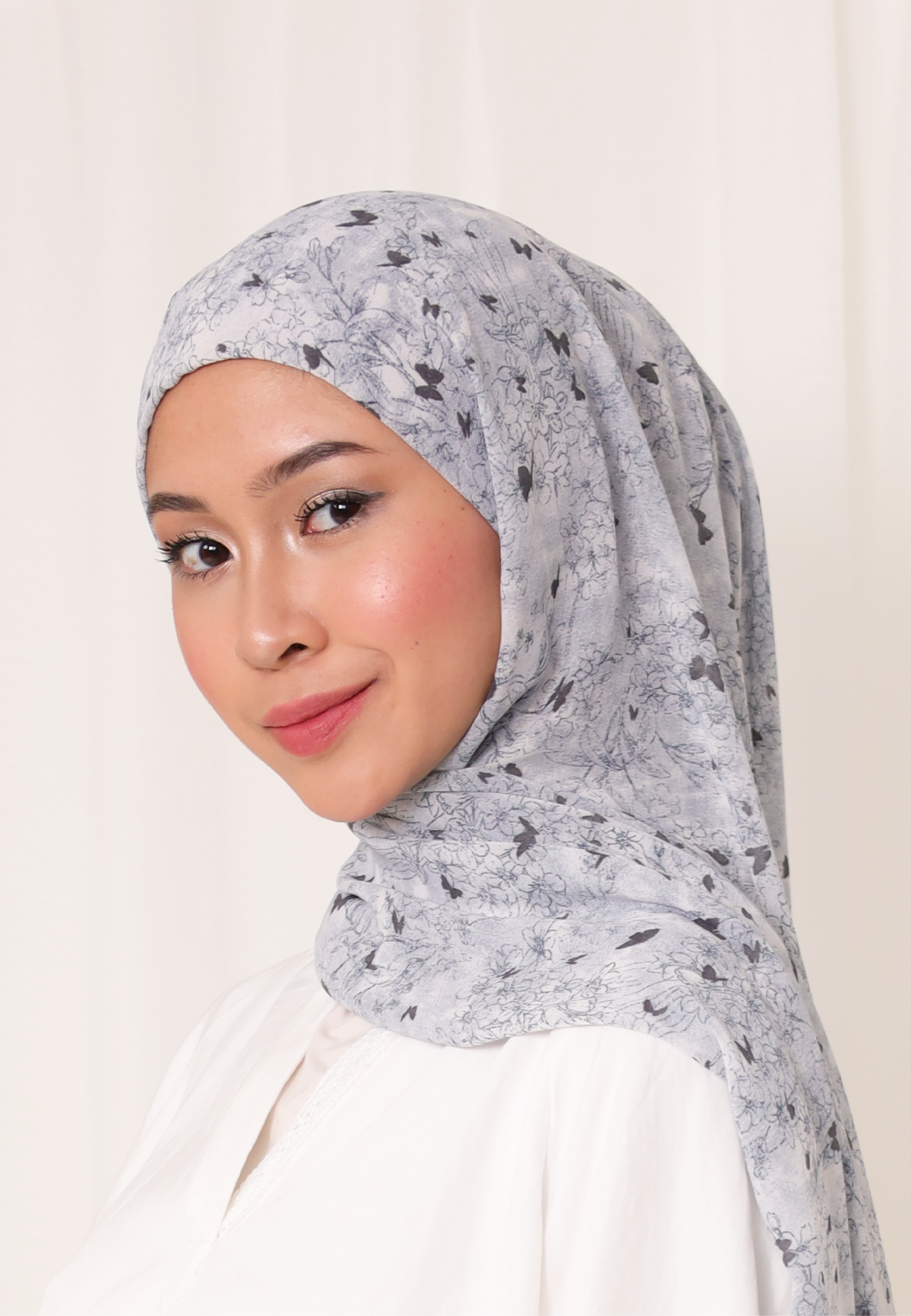 BELIEVE PRINTED INSTANT SHAWL IN THAT SHOULD BE ME