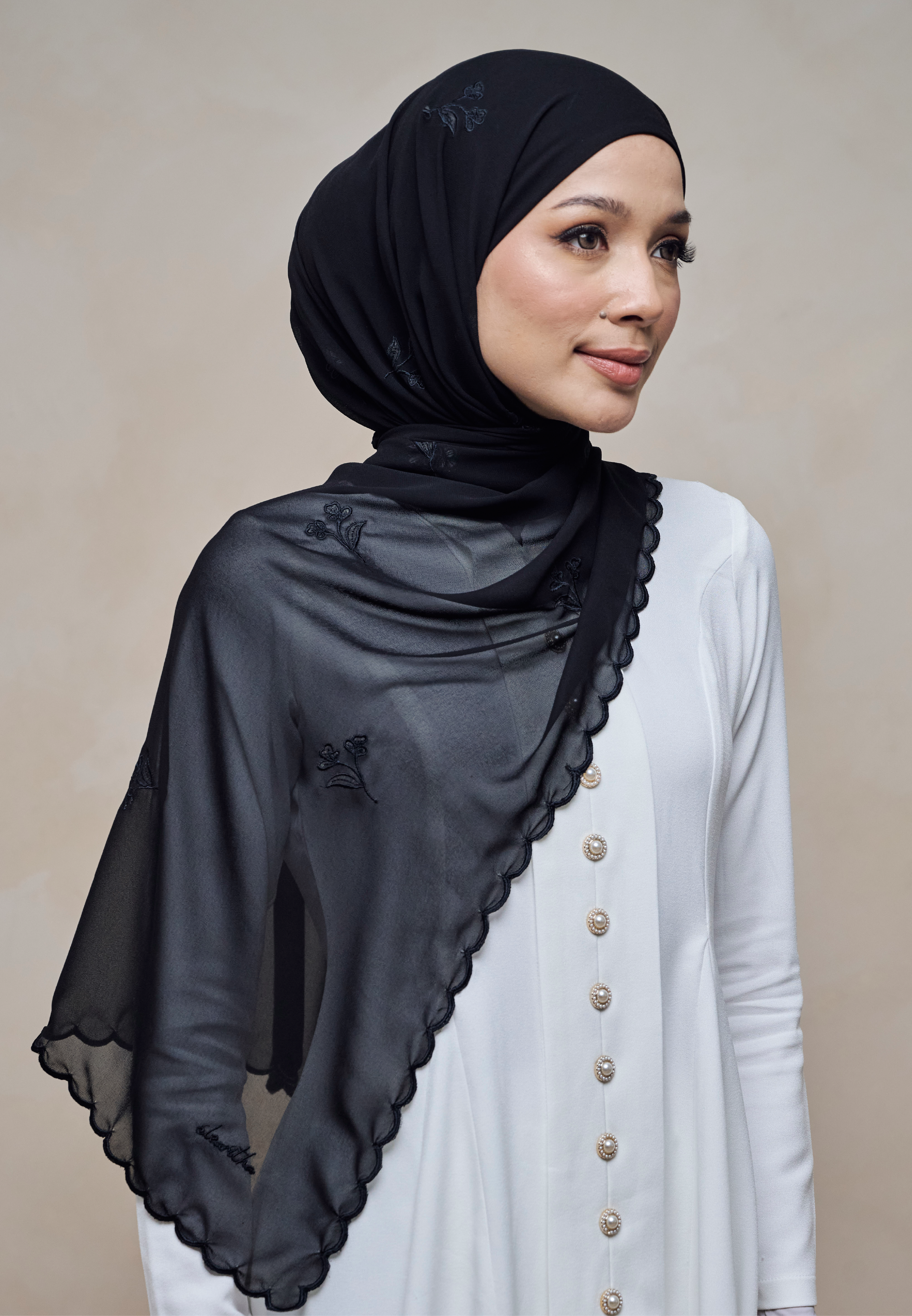 KUNTUM INSTANT SHAWL IN HETAM