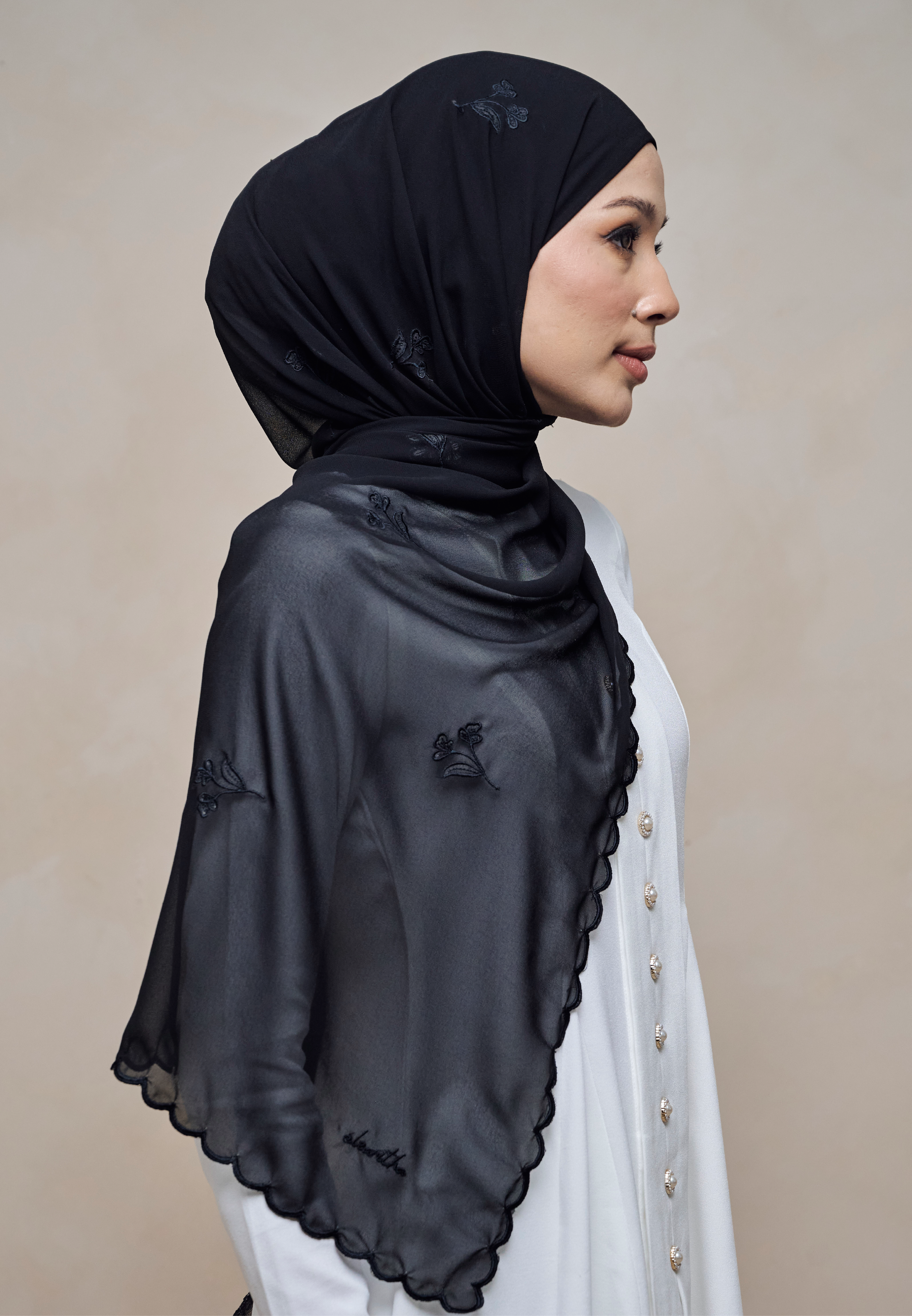 KUNTUM INSTANT SHAWL IN HETAM