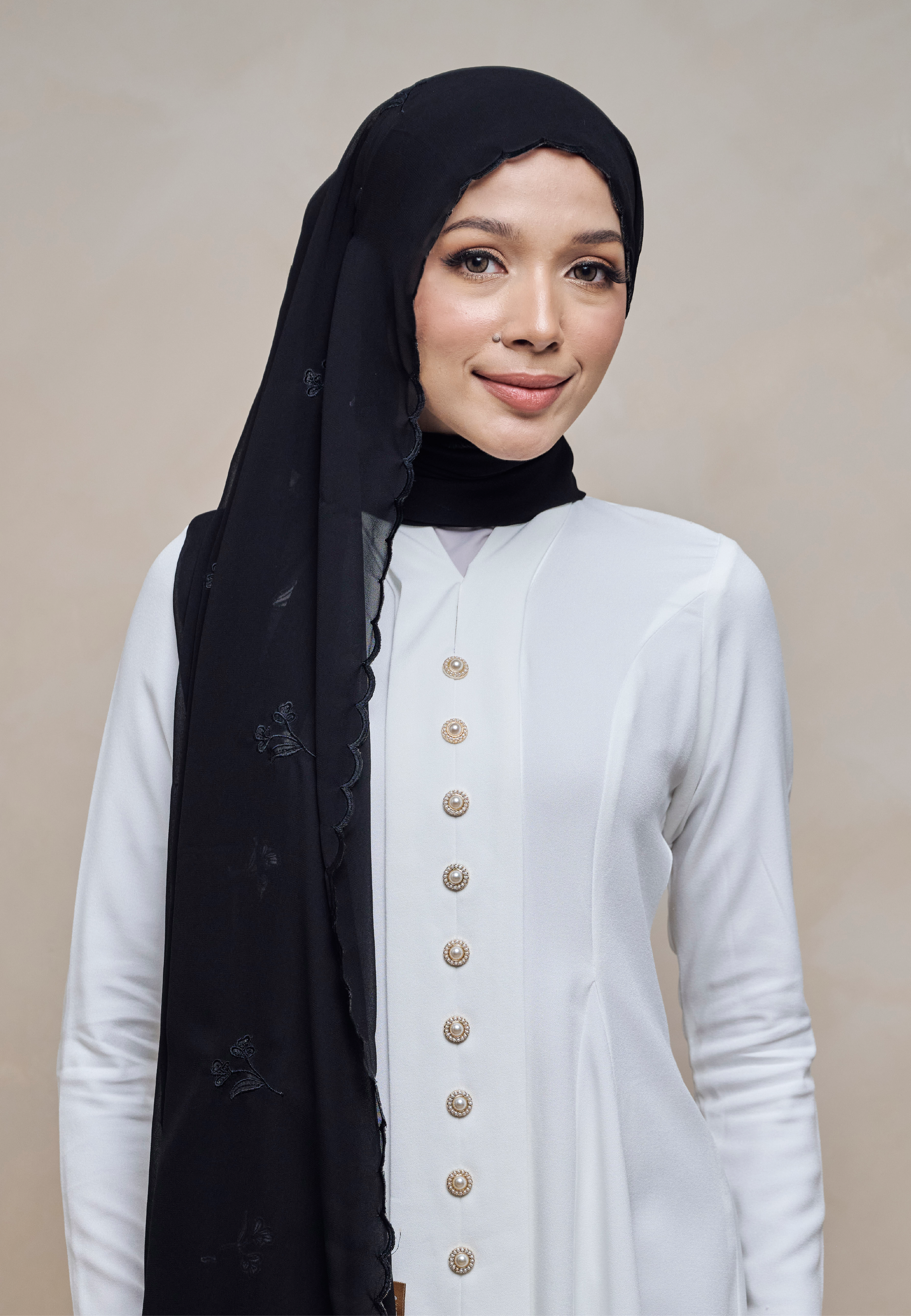 KUNTUM LOOSE SHAWL IN HETAM