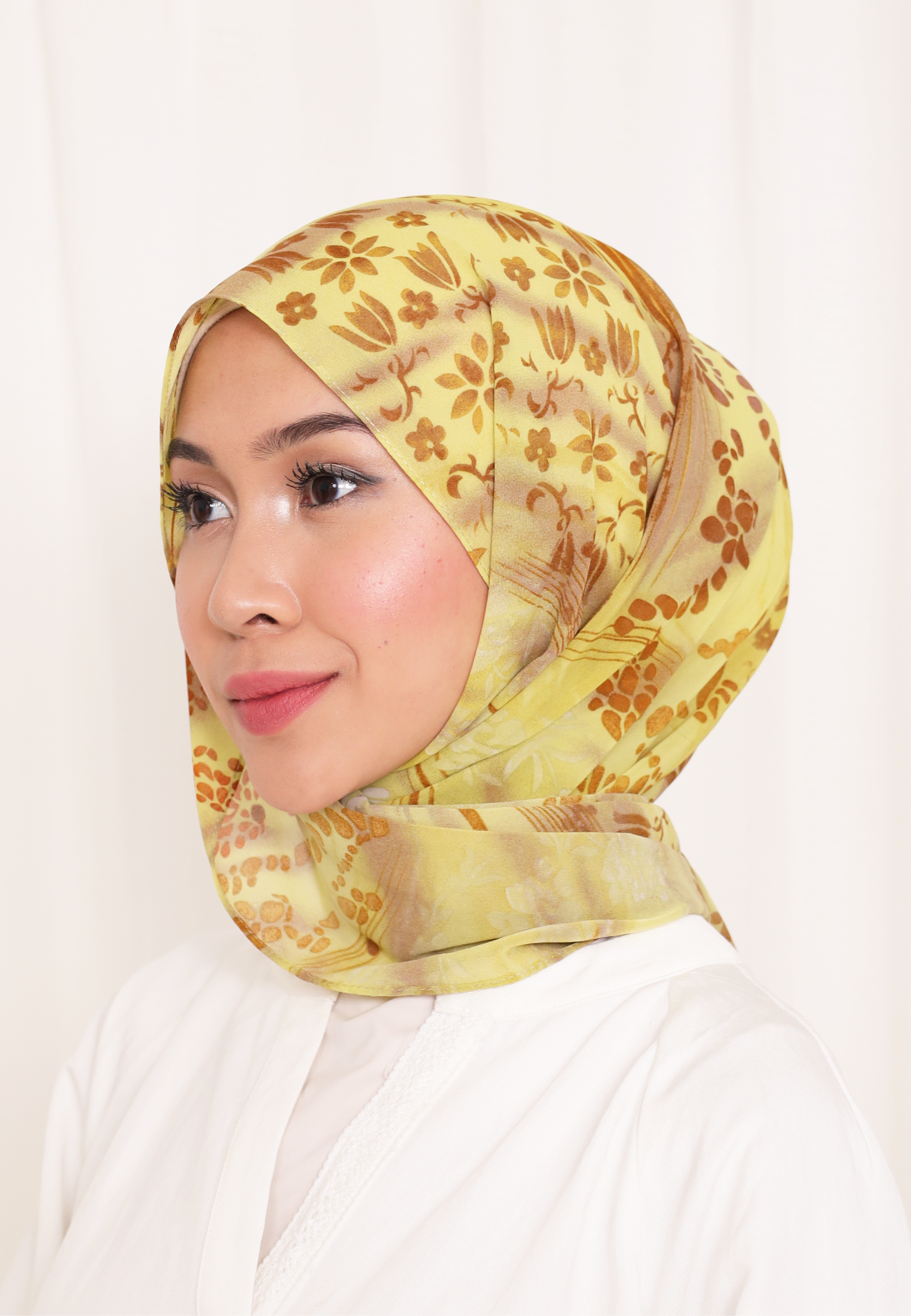 BELIEVE PRINTED LOOSE SHAWL IN BABY