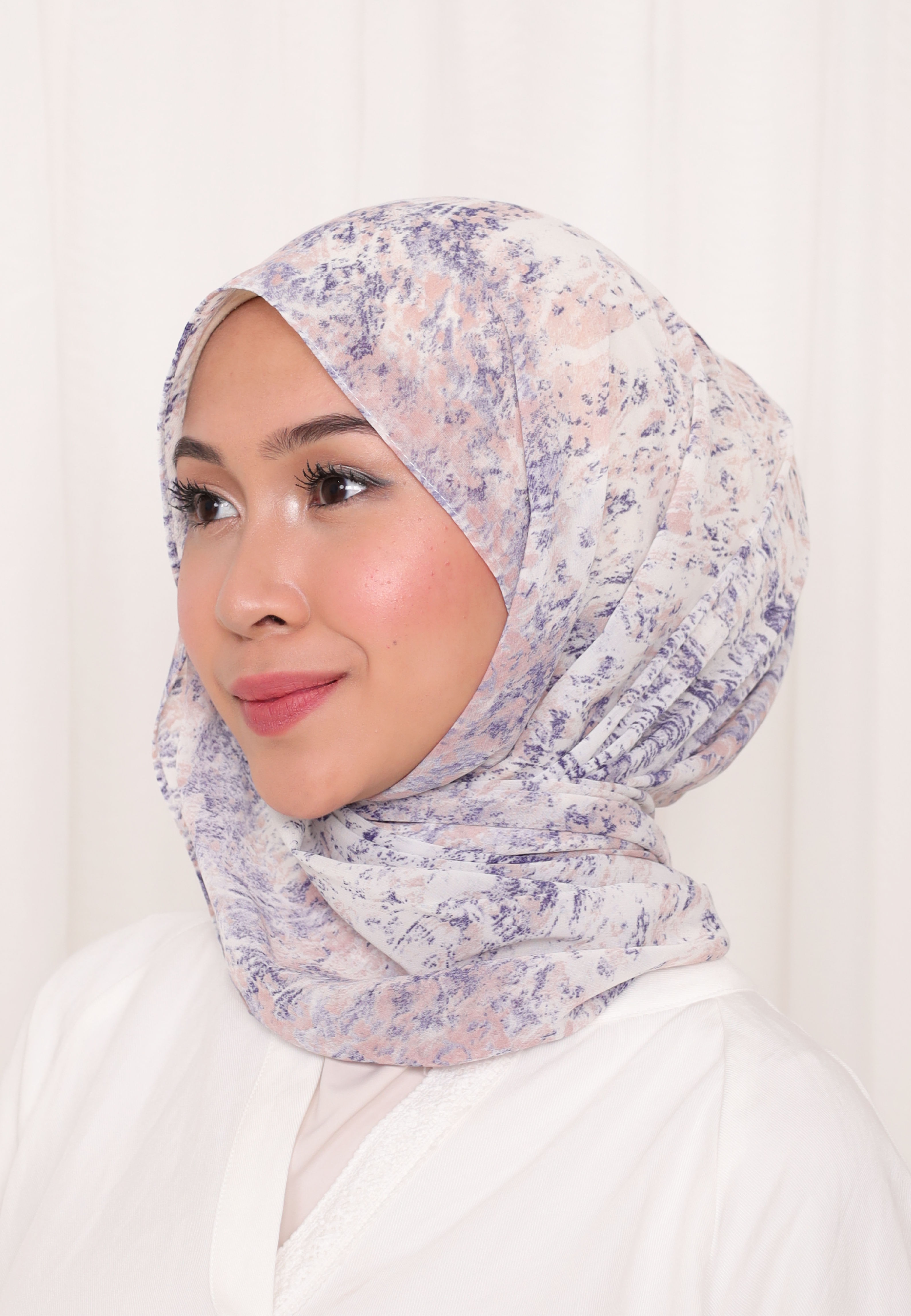 BELIEVE PRINTED LOOSE SHAWL IN ONE TIME