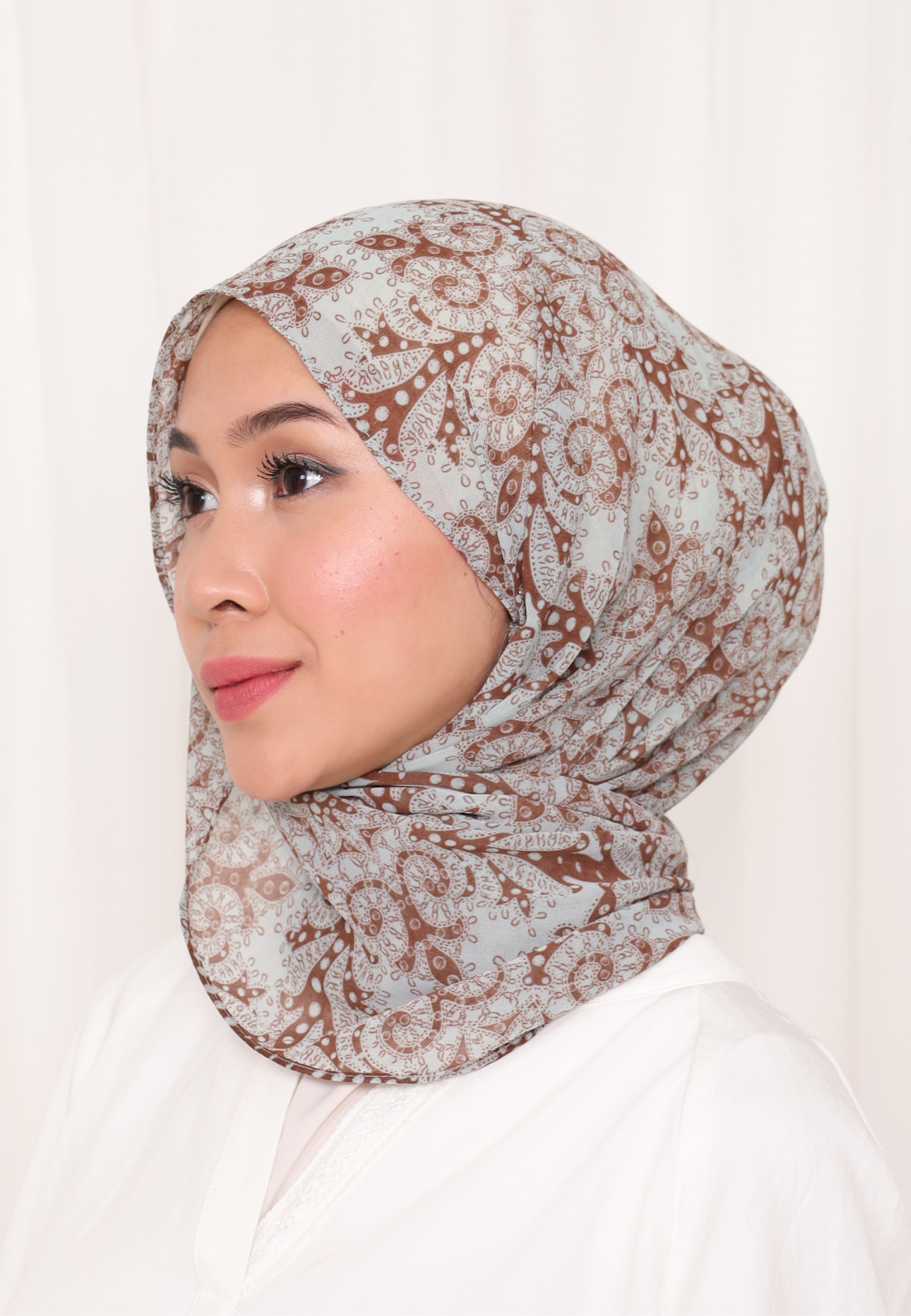 BELIEVE PRINTED LOOSE SHAWL IN STUCK IN THE MOMENT