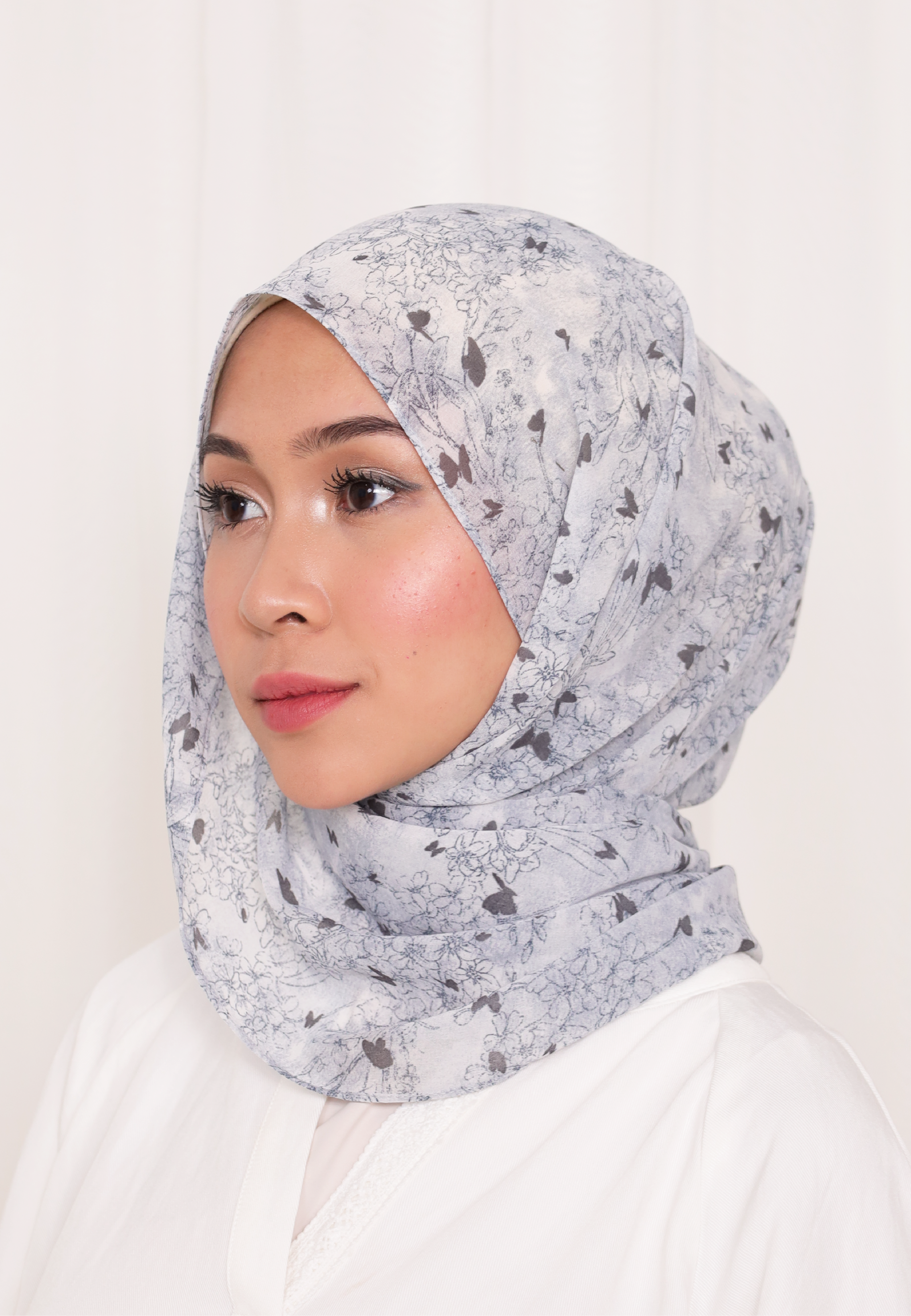 BELIEVE PRINTED LOOSE SHAWL IN THAT SHOULD BE ME