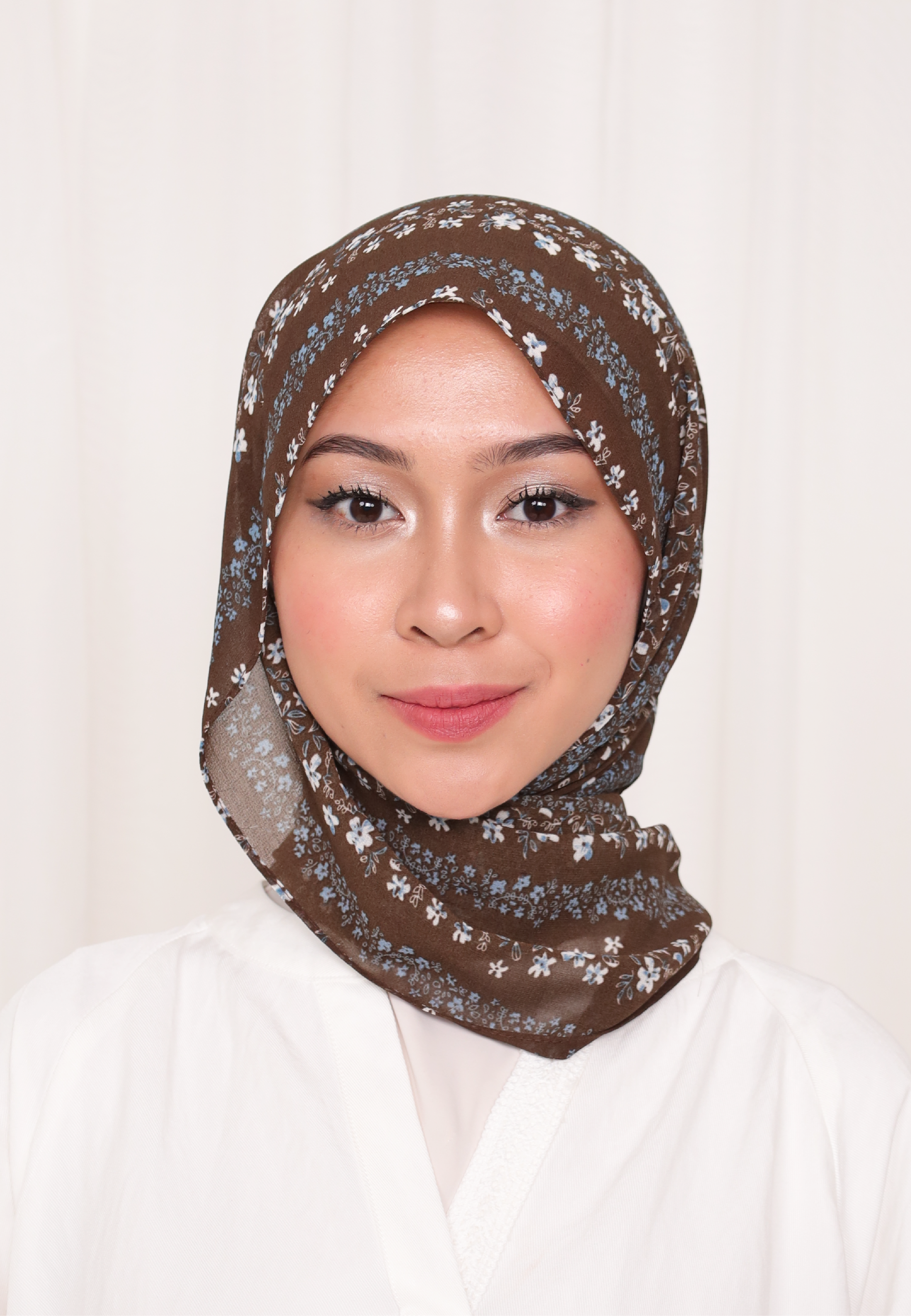 BELIEVE PRINTED LOOSE SHAWL IN U SMILE