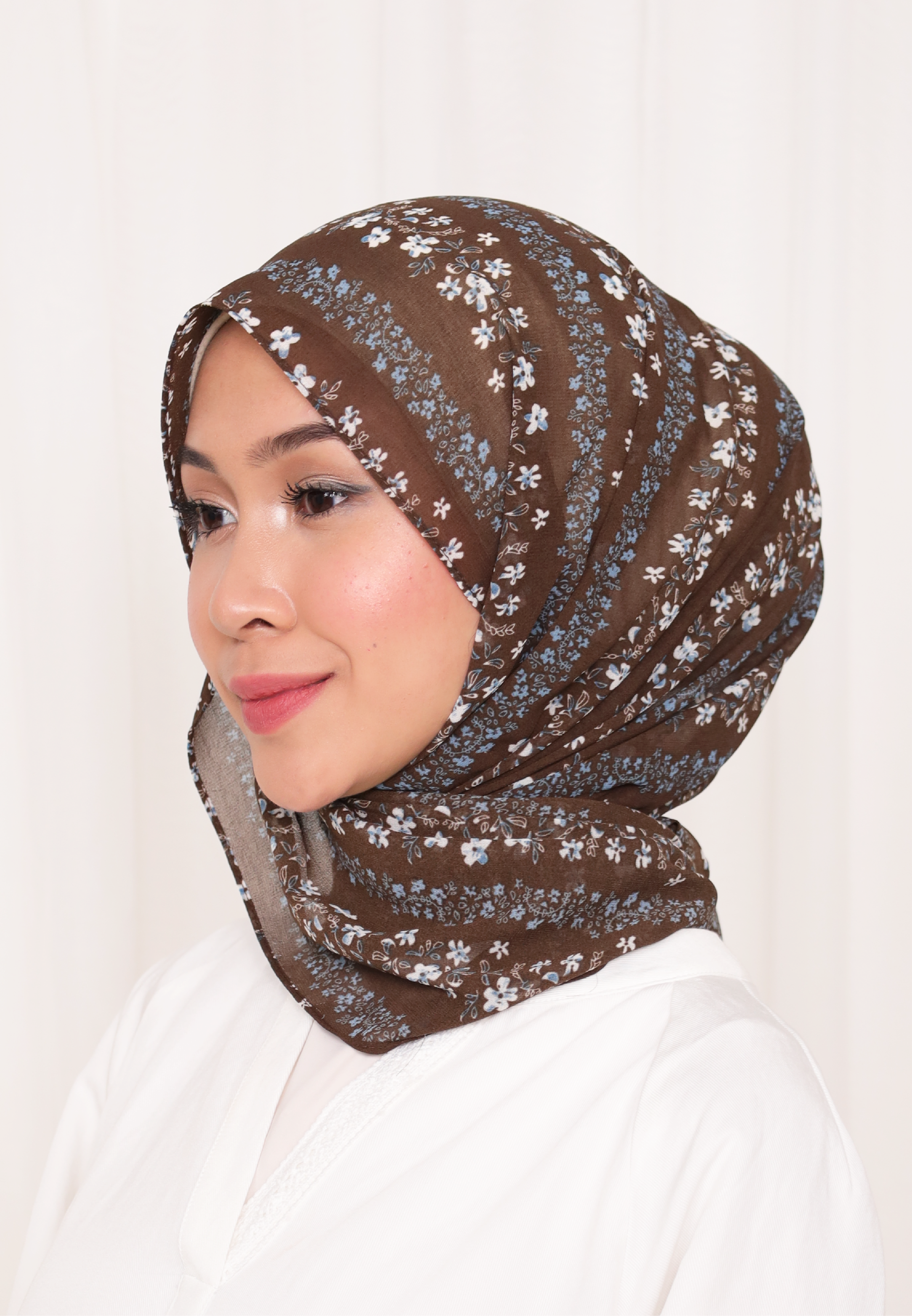 BELIEVE PRINTED LOOSE SHAWL IN U SMILE