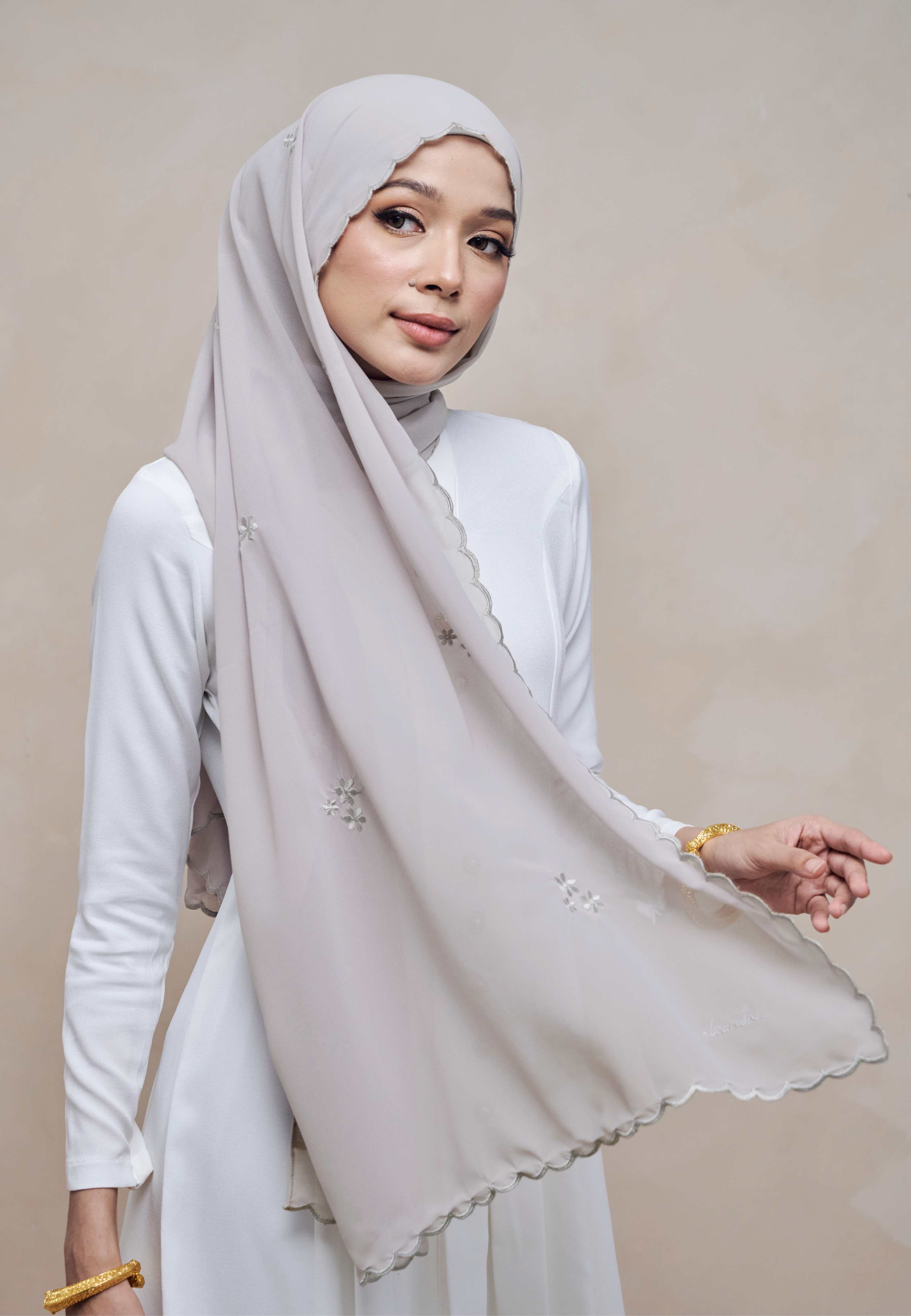 RONA LOOSE SHAWL IN KELABU
