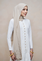 SERIKANDI LOOSE SHAWL IN SAWO MATANG