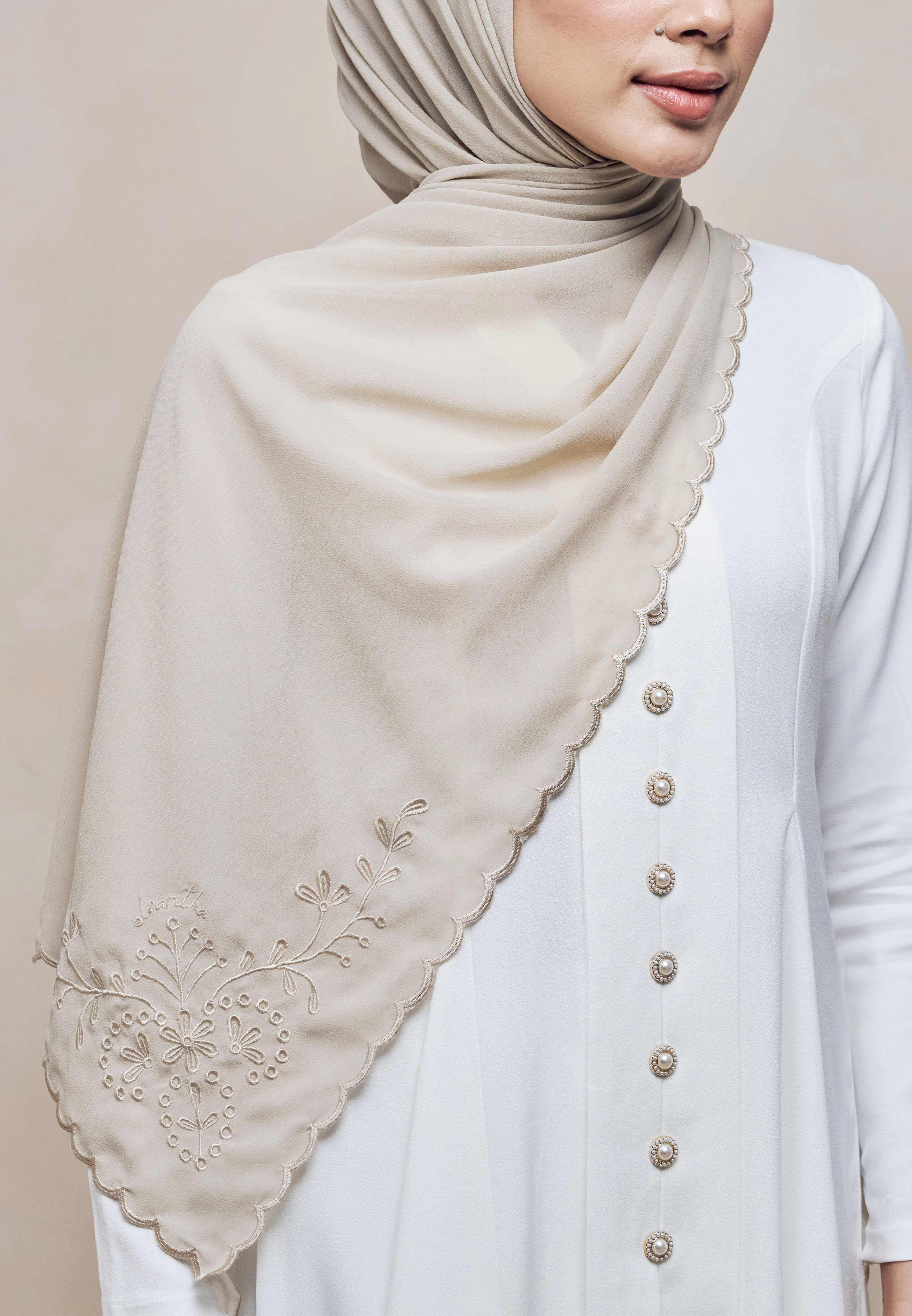 SERIKANDI LOOSE SHAWL IN SAWO MATANG