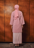 TERBIT TERANG: RATNA IN MERAH JAMBU