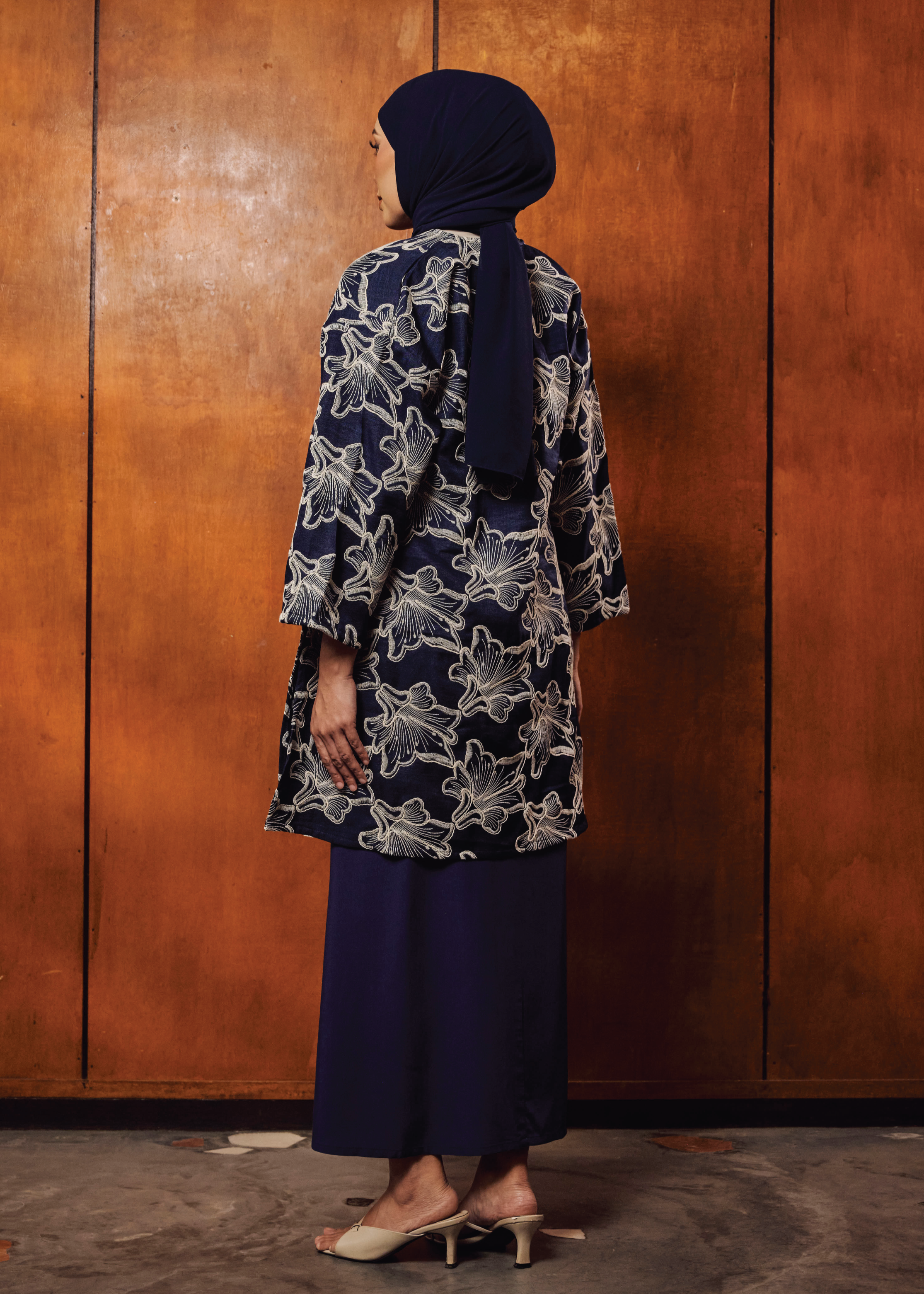 TERBIT TERANG: JUWITA IN BIRU GELAP
