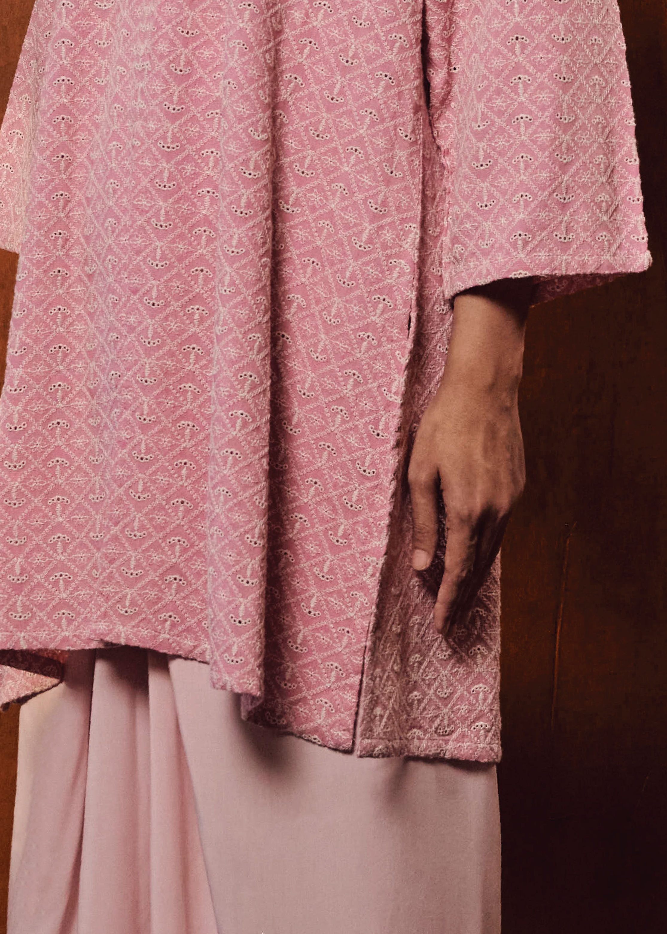 TERBIT TERANG: RATNA IN MERAH JAMBU