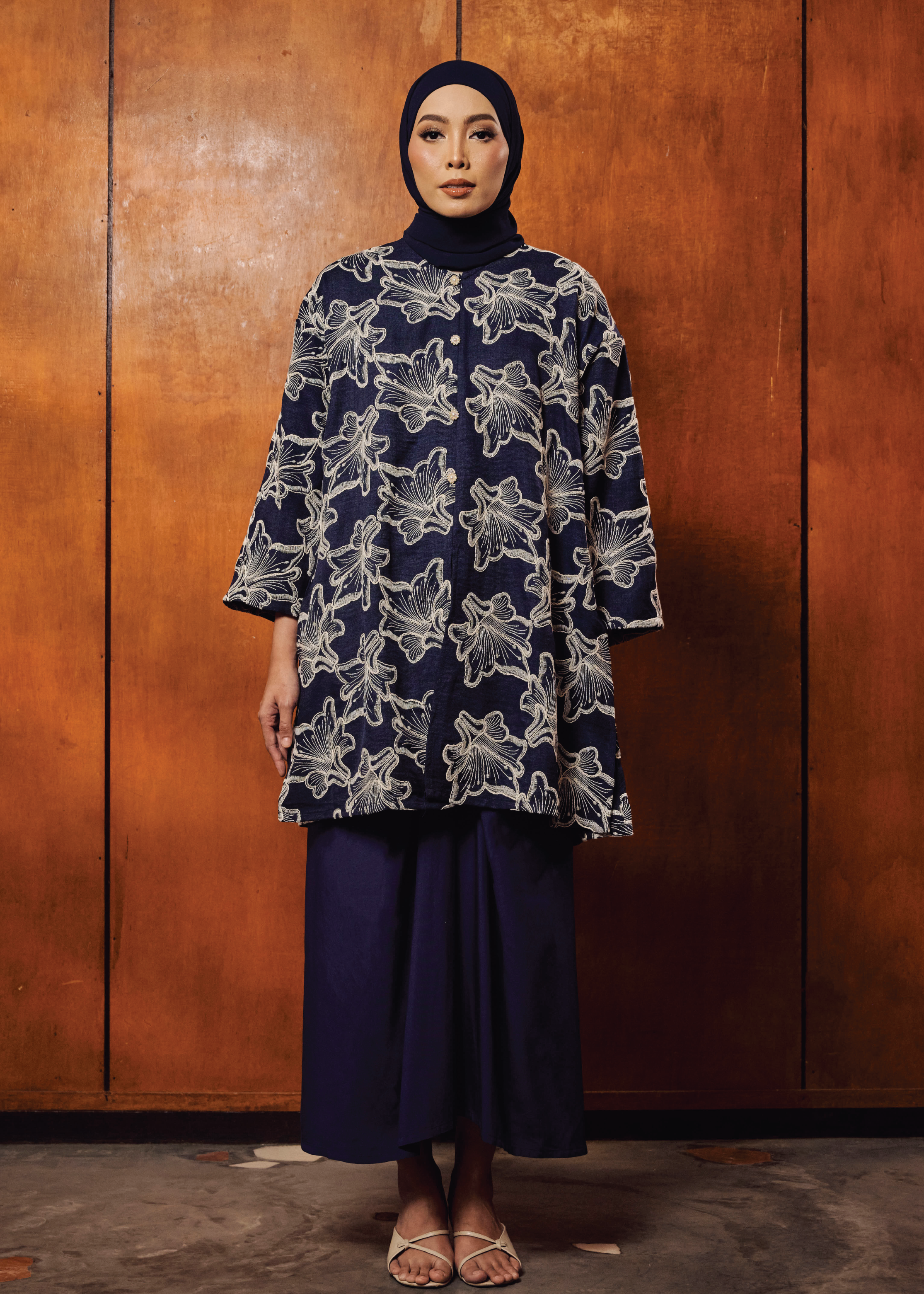 TERBIT TERANG: JUWITA IN BIRU GELAP
