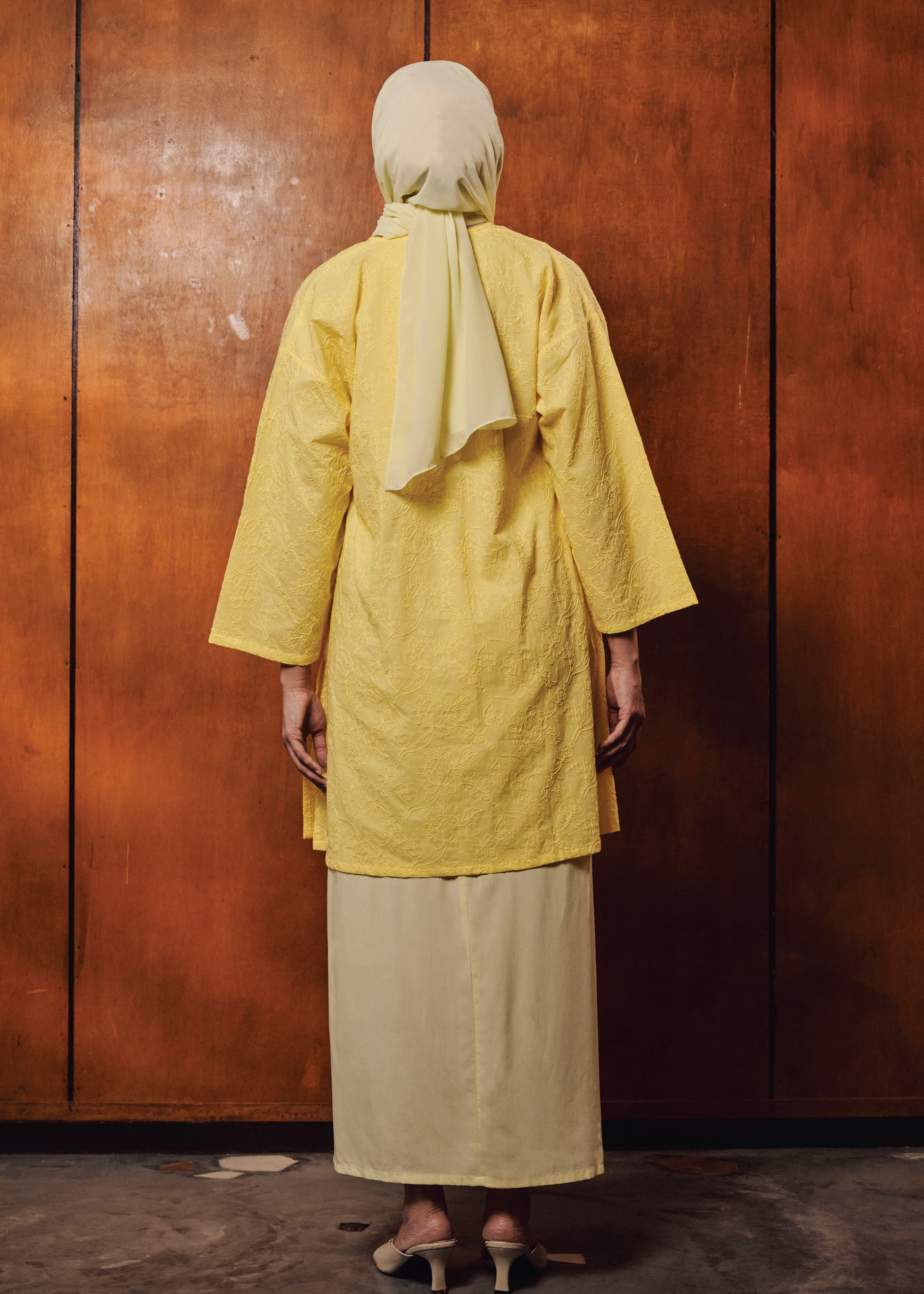 TERBIT TERANG: RATNA IN KUNING MUDA