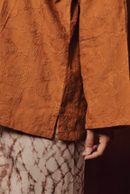 TERBIT TERANG: DINDA IN PERANG BATA (TOP)