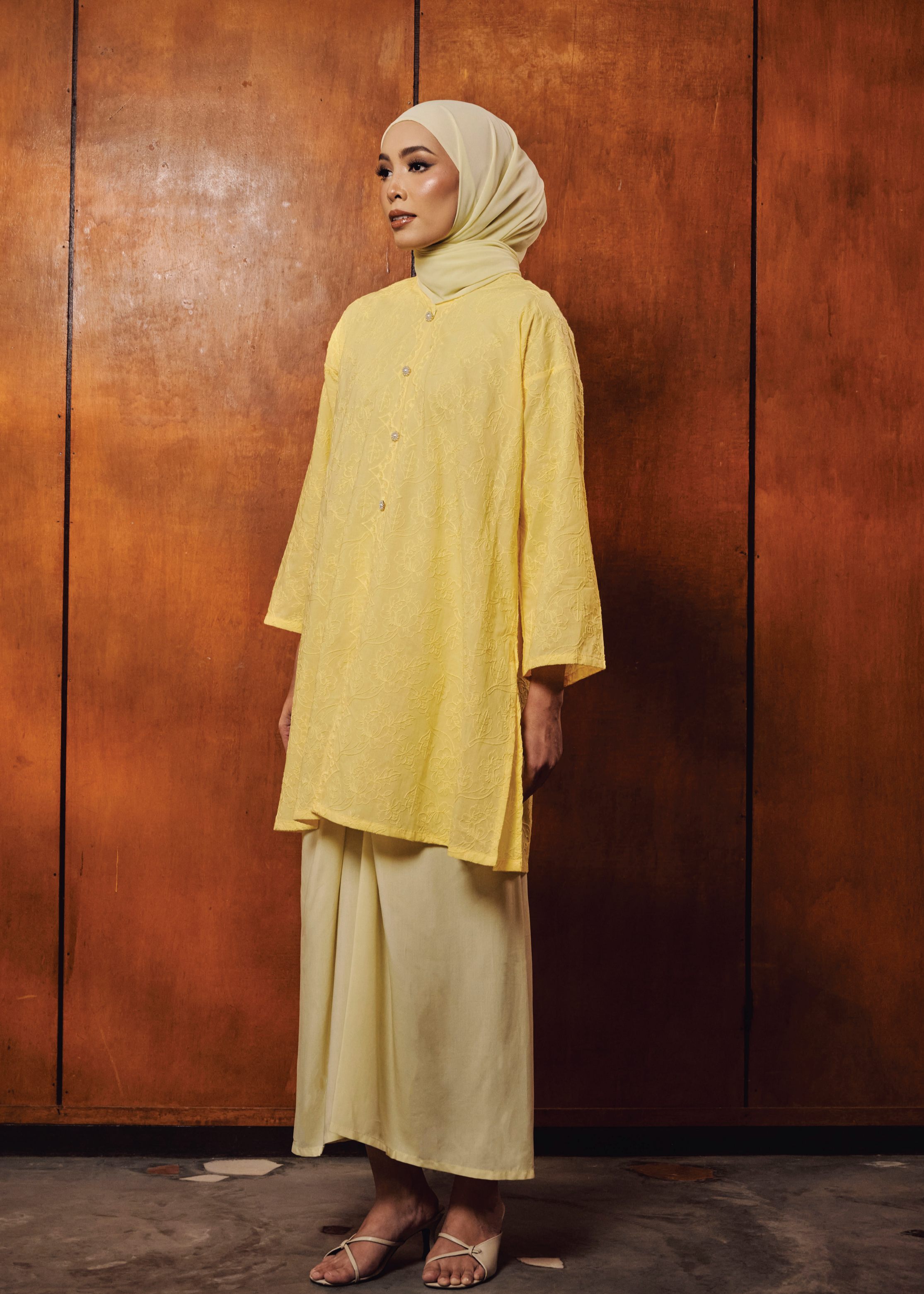TERBIT TERANG: RATNA IN KUNING MUDA