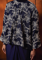 TERBIT TERANG: DEWI IN BIRU GELAP