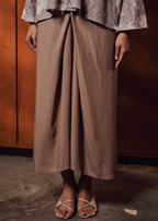 TERBIT TERANG: DEWI IN COKLAT BAYU