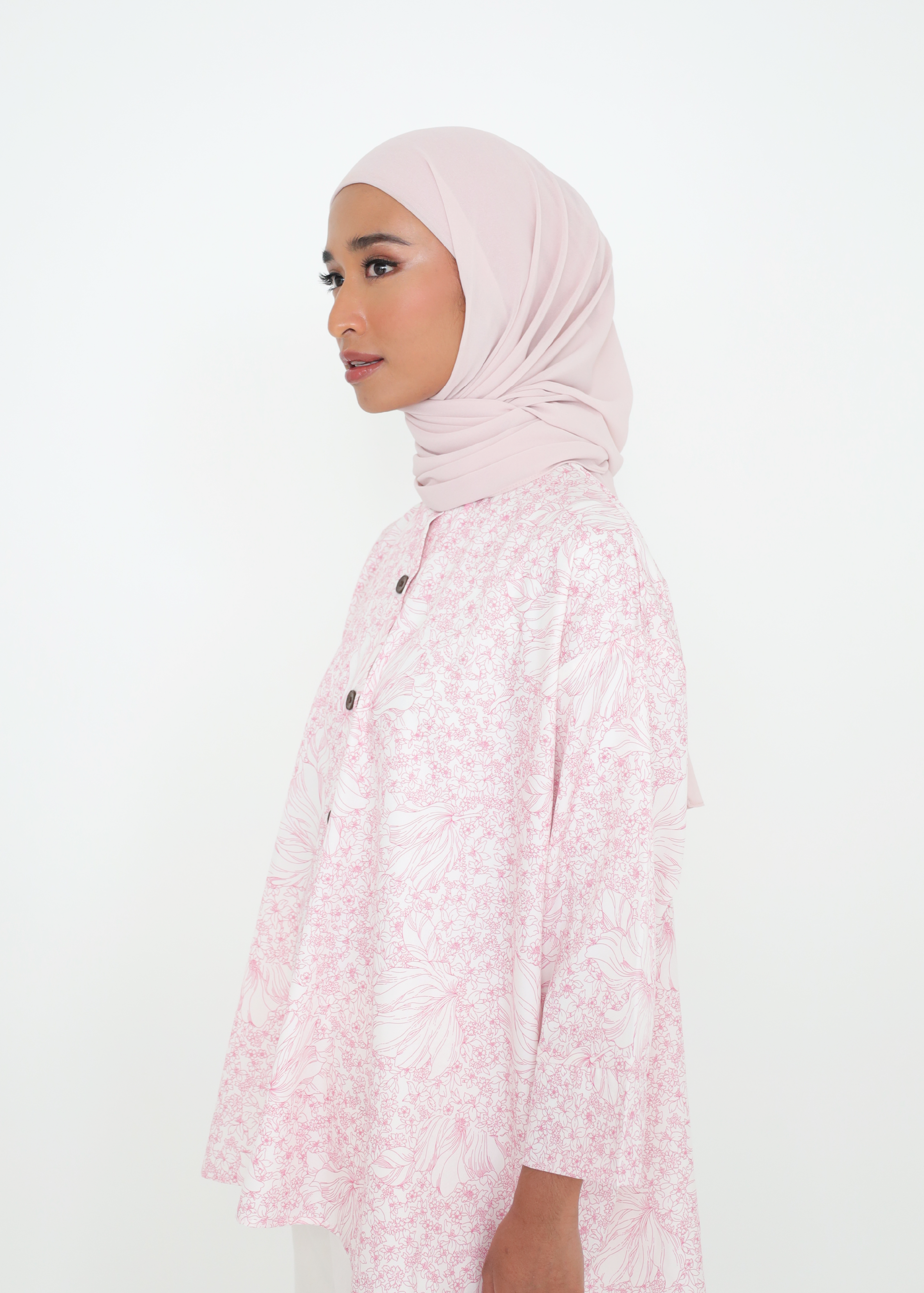 LAYANG SELESA TOP IN FLOWER PINK
