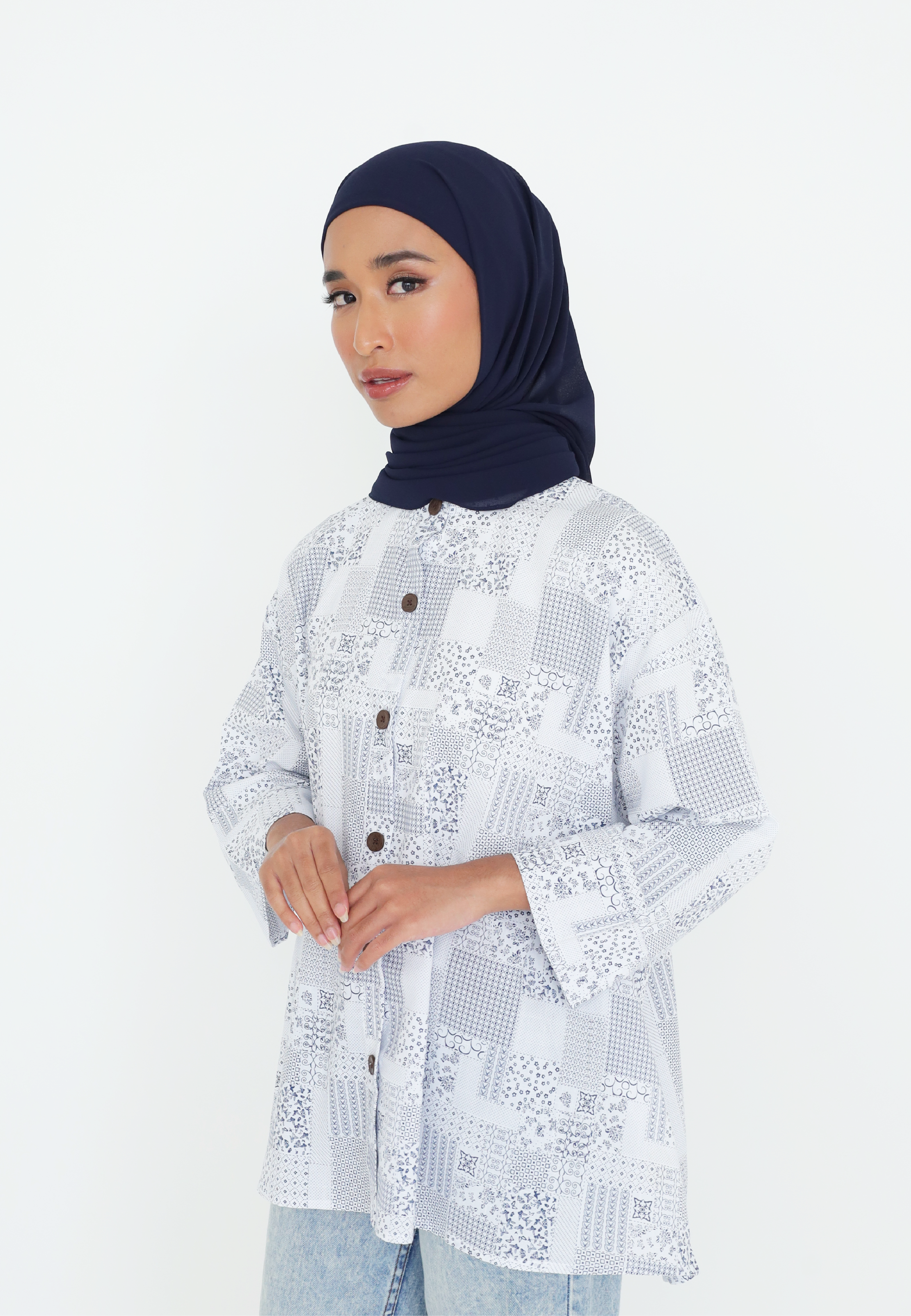 LAYANG SELESA TOP IN NAVY GRID