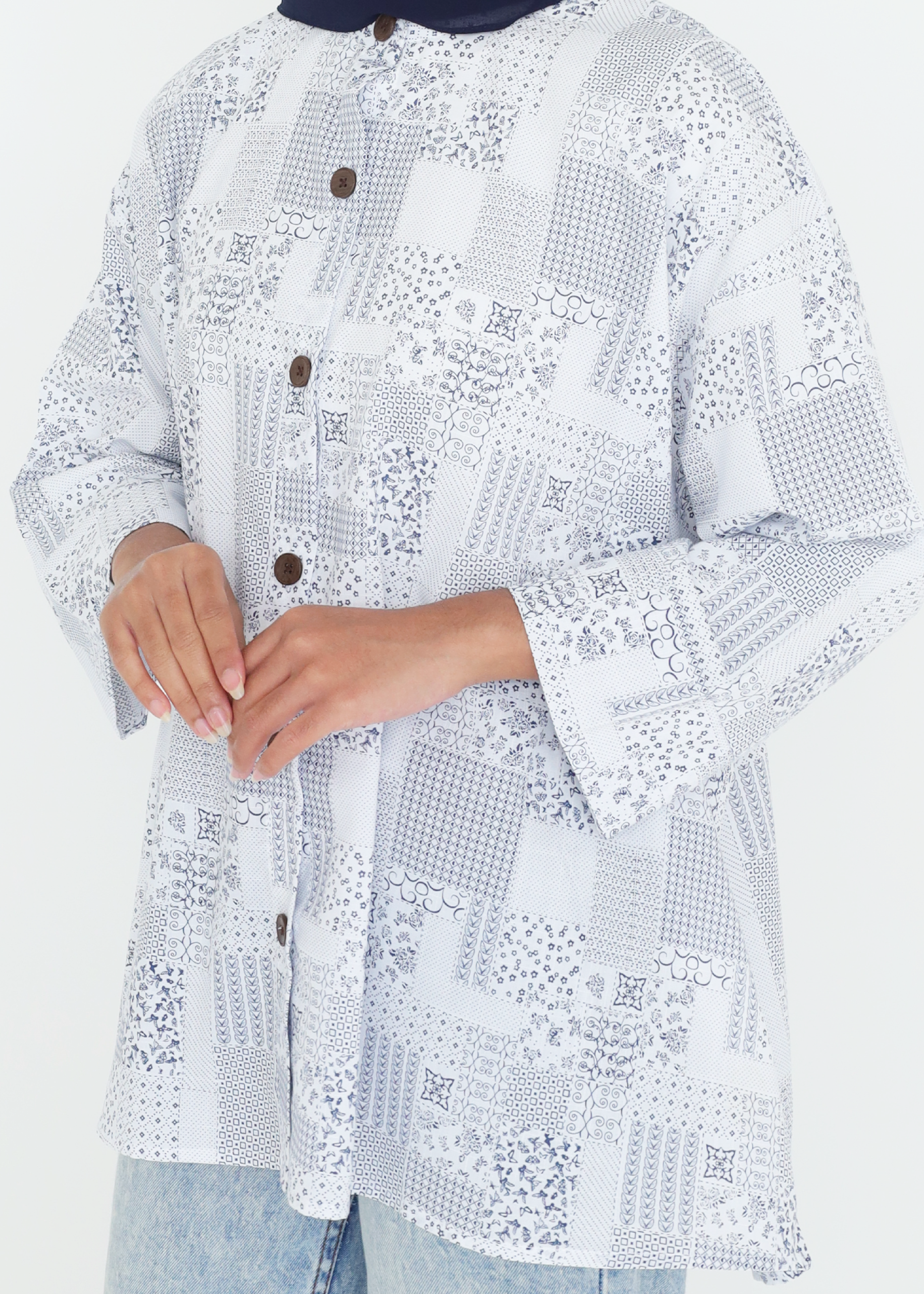 LAYANG SELESA TOP IN NAVY GRID