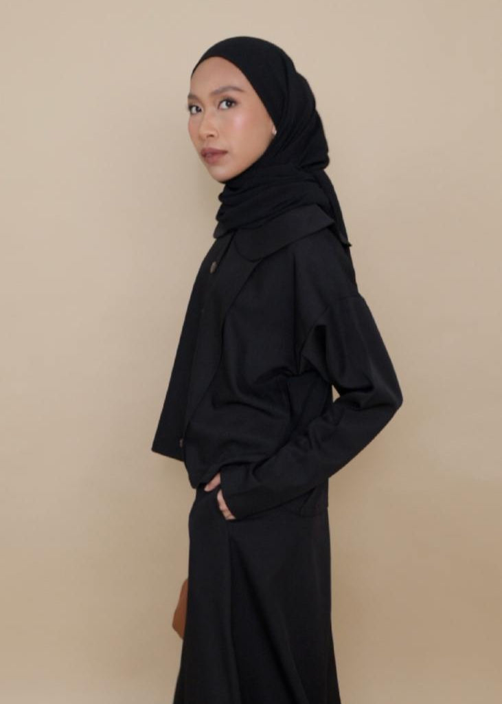 CORE CASUAL IN ONYX BLACK