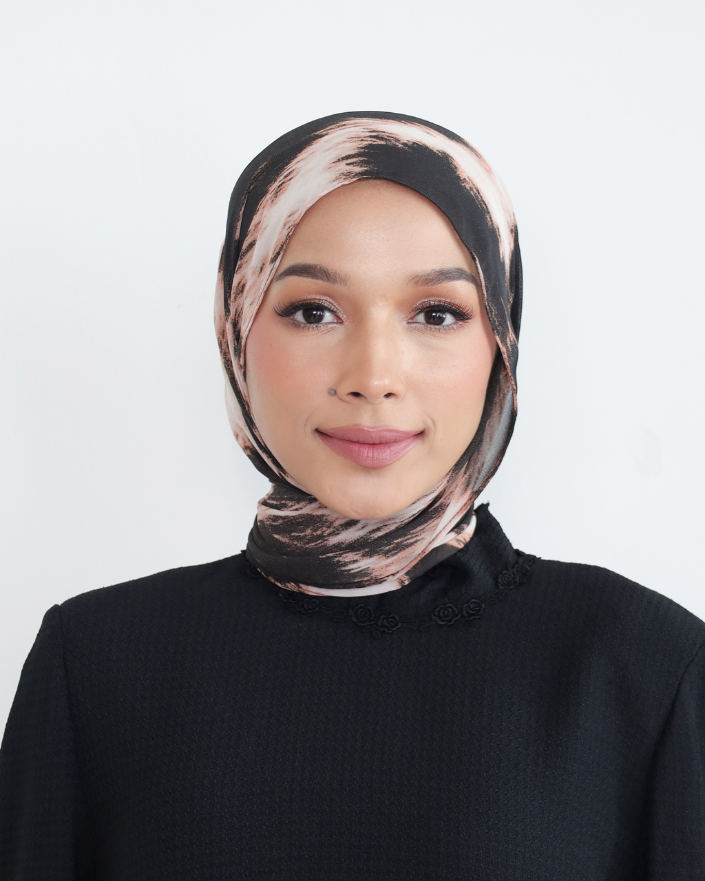 (NO INNER) ANIMARA PRINTED SHAWL IN SABLE