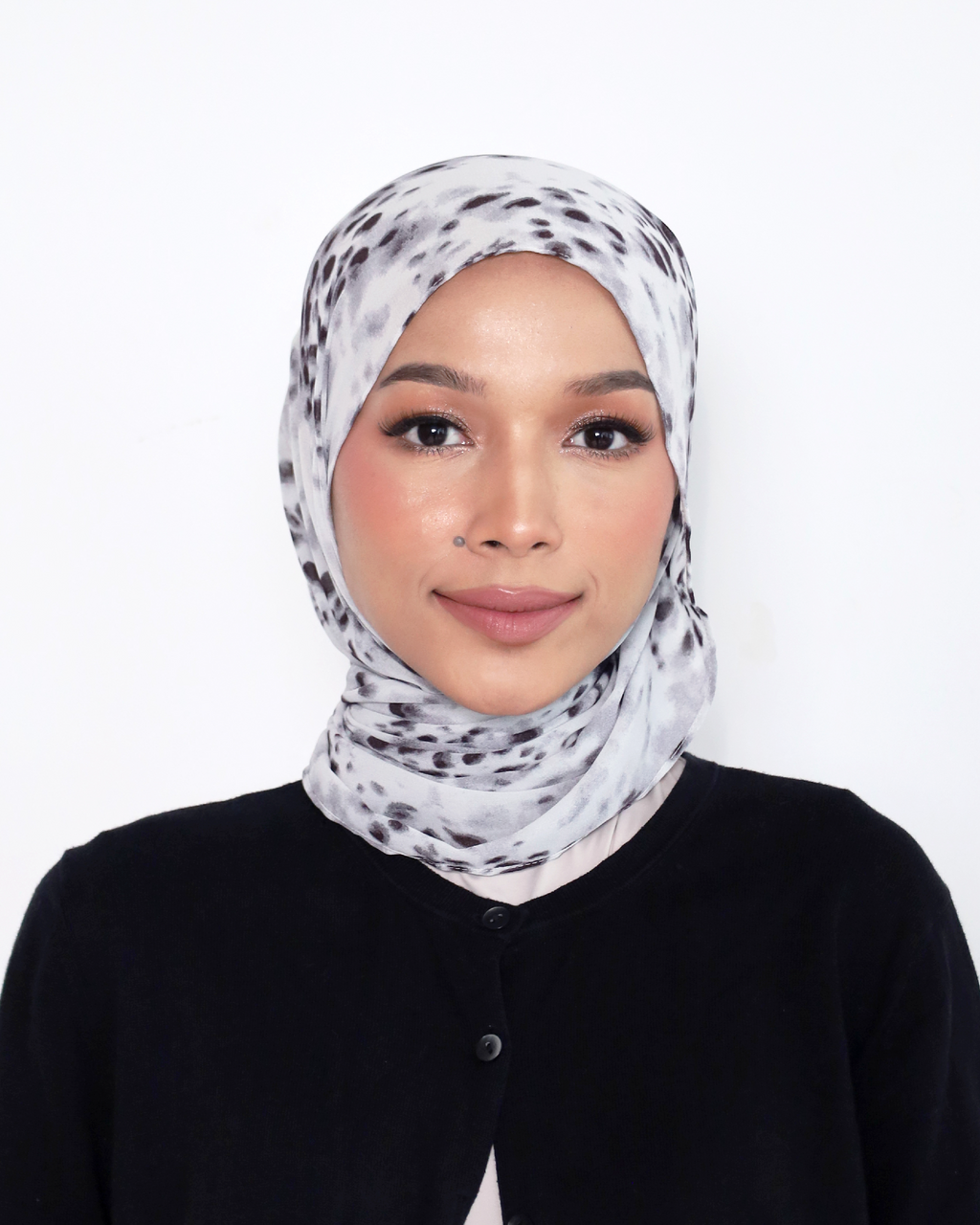 (NO INNER) ANIMARA PRINTED SHAWL IN SILVERA