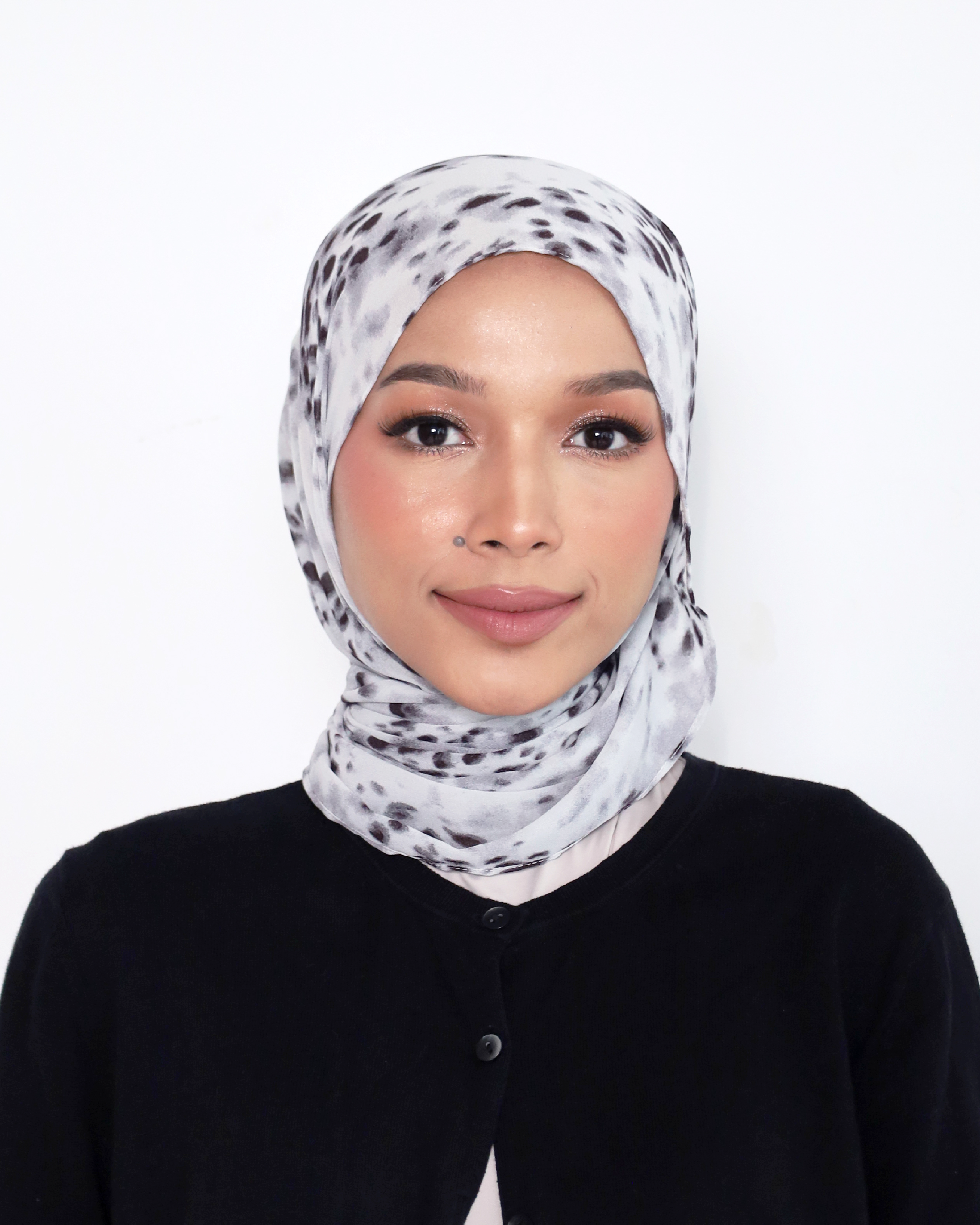 (NO INNER) ANIMARA PRINTED SHAWL IN SILVERA