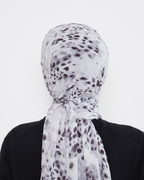 (NO INNER) ANIMARA PRINTED SHAWL IN SILVERA