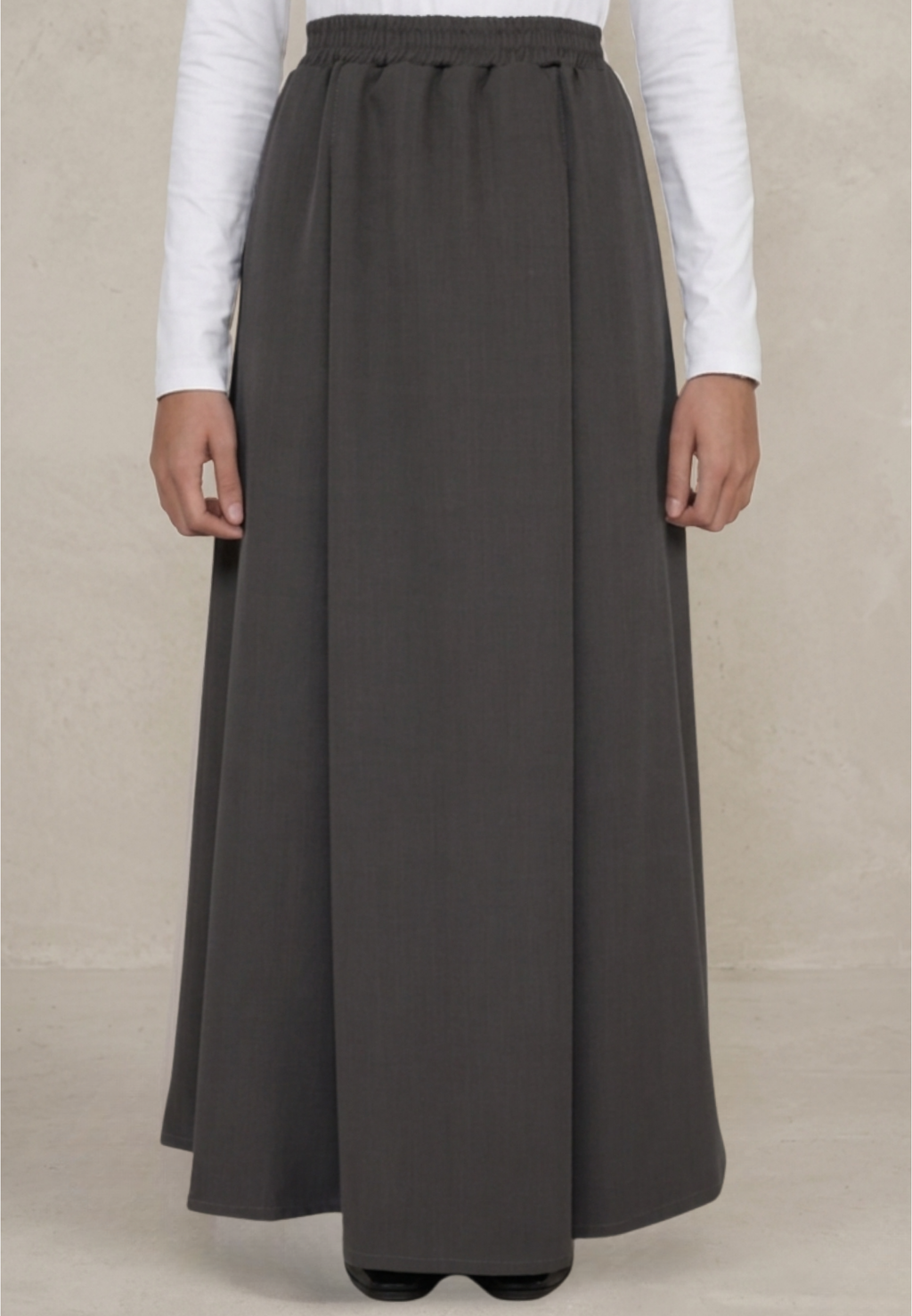 CORE CASUAL SKIRT IN FOREST GRAY