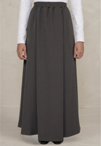 CORE CASUAL SKIRT IN FOREST GRAY