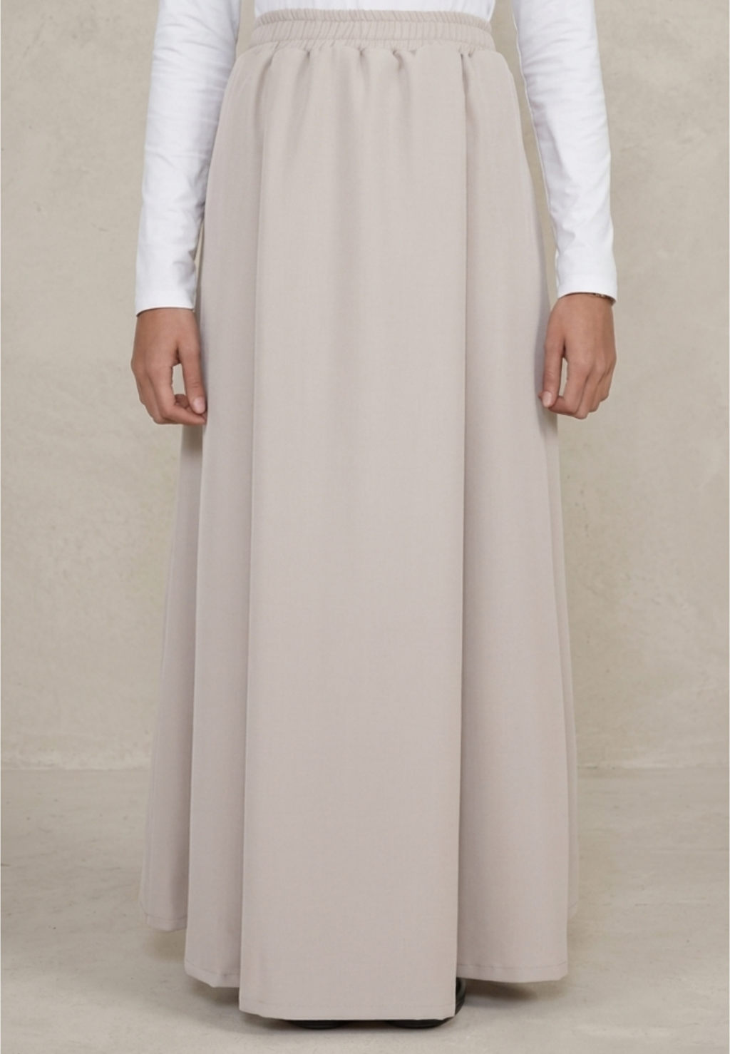 CORE CASUAL SKIRT IN OAT MILK